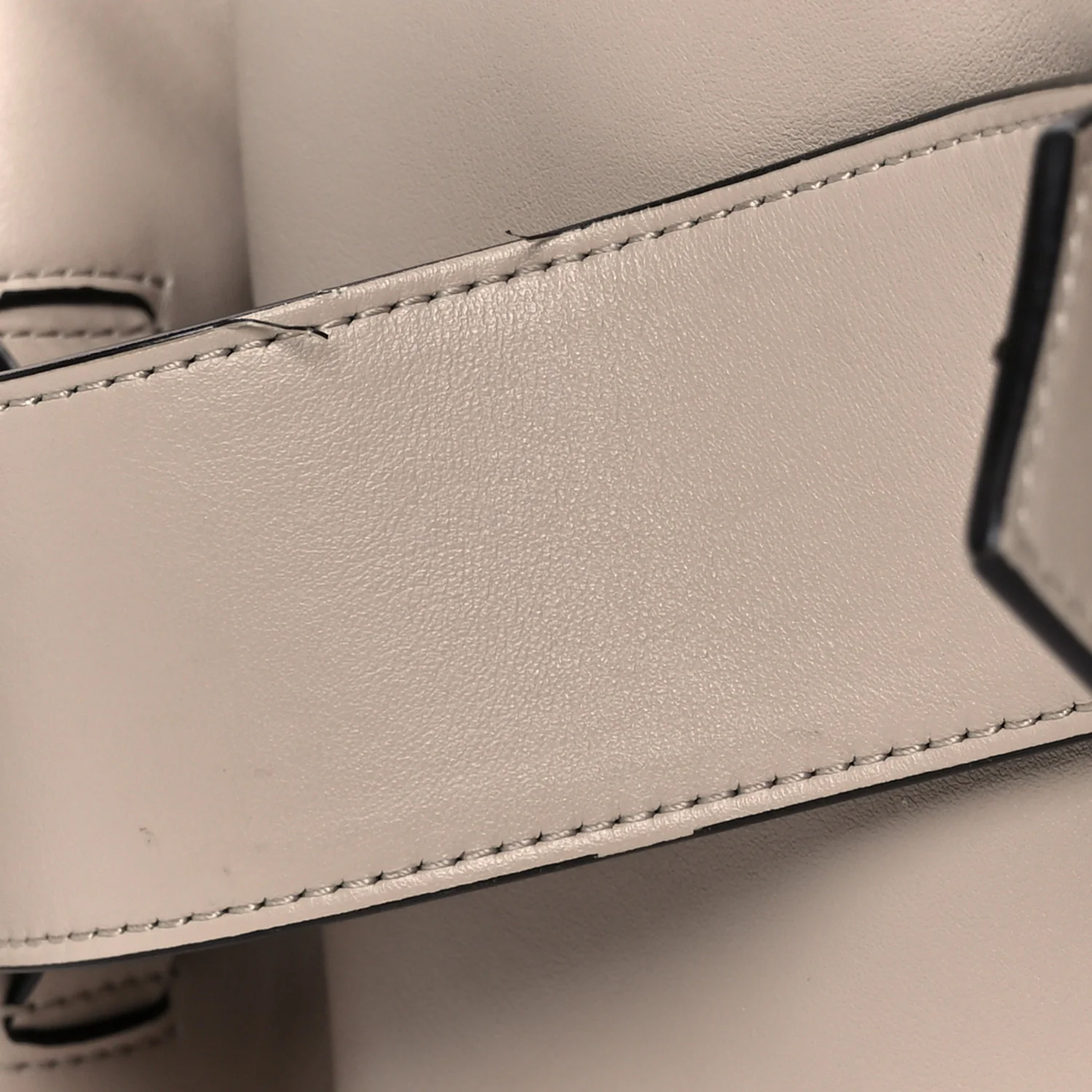 Soft Calfskin Medium Soft Antigona Dune - Image 10