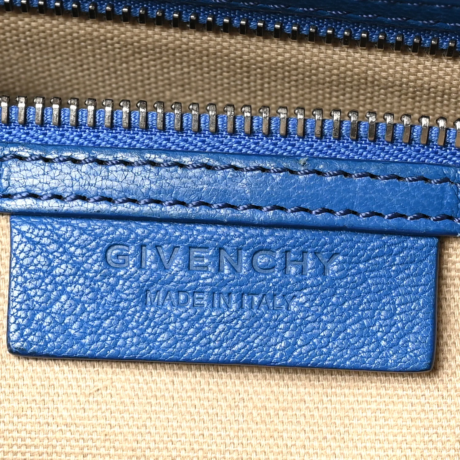 Sugar Goatskin Medium Antigona Bright Blue - Image 6