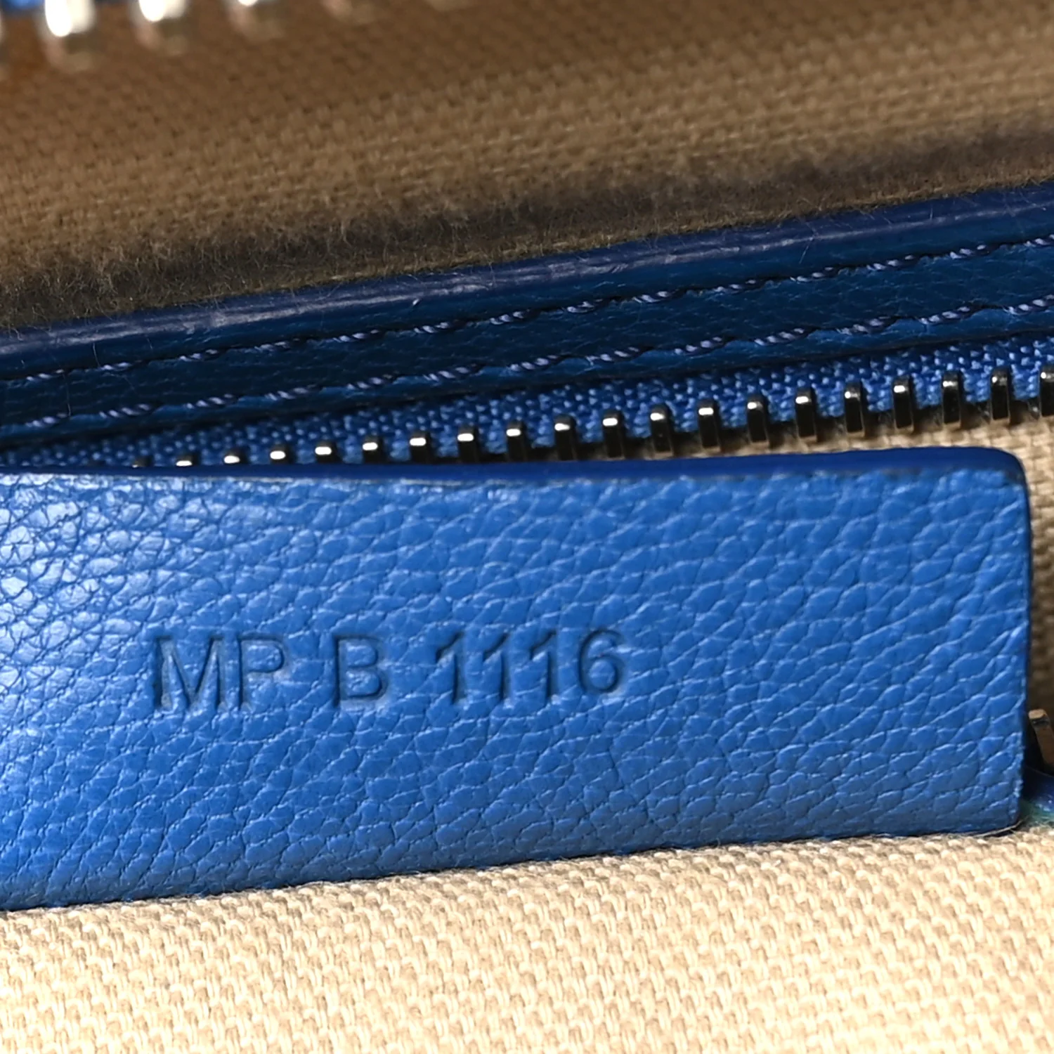 Sugar Goatskin Medium Antigona Bright Blue - Image 7