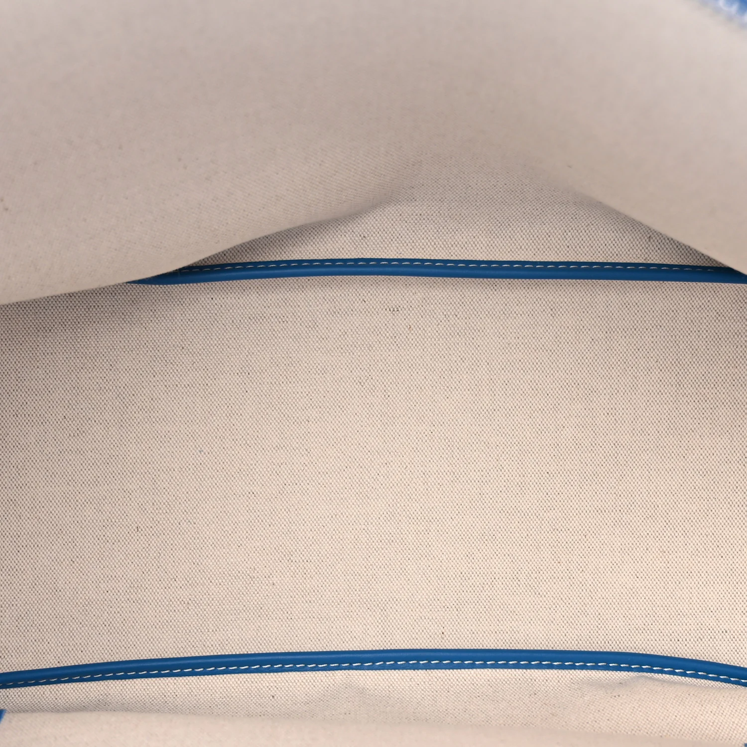 Goyardine Artois MM Blue - Image 5