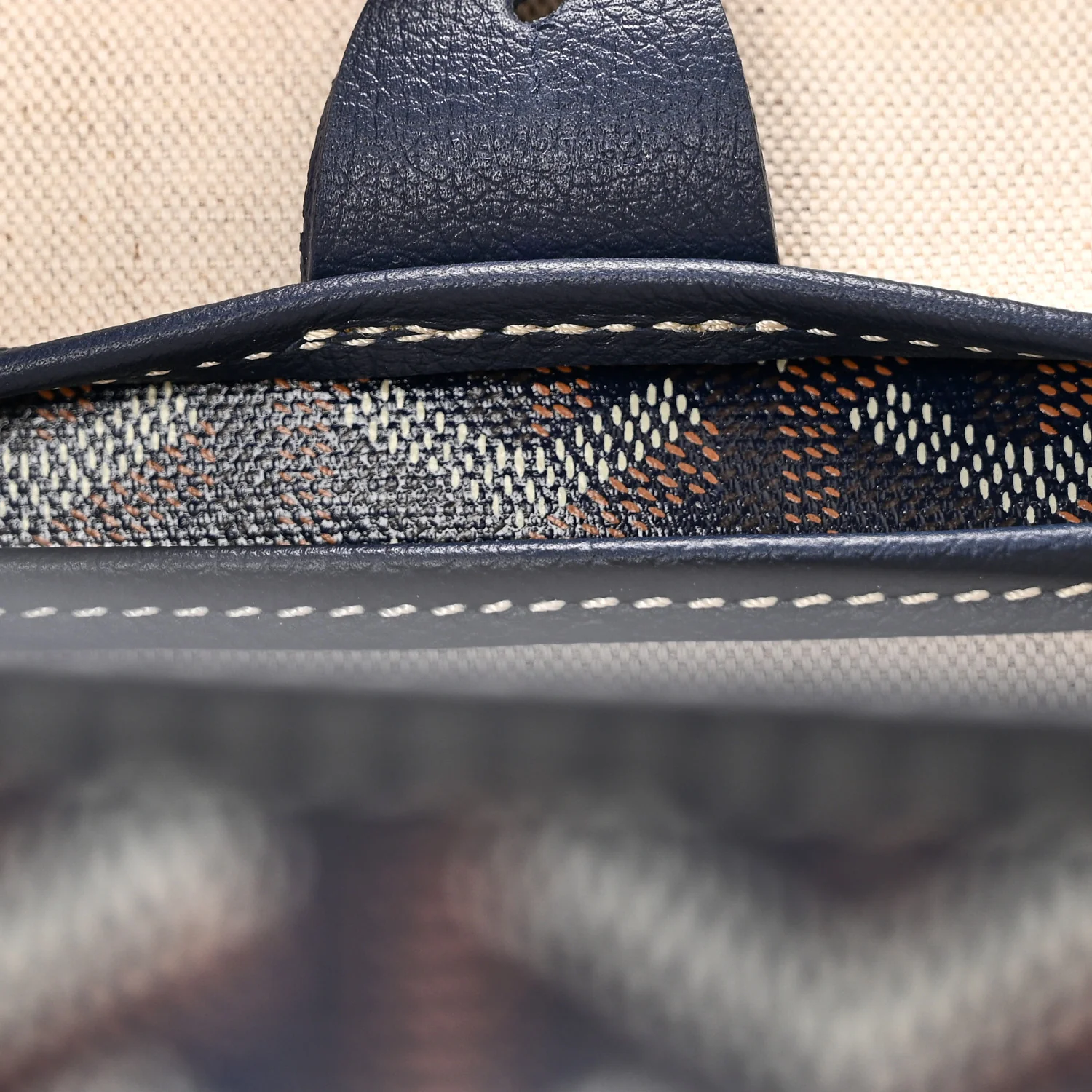 Goyardine Artois MM Navy - Image 7