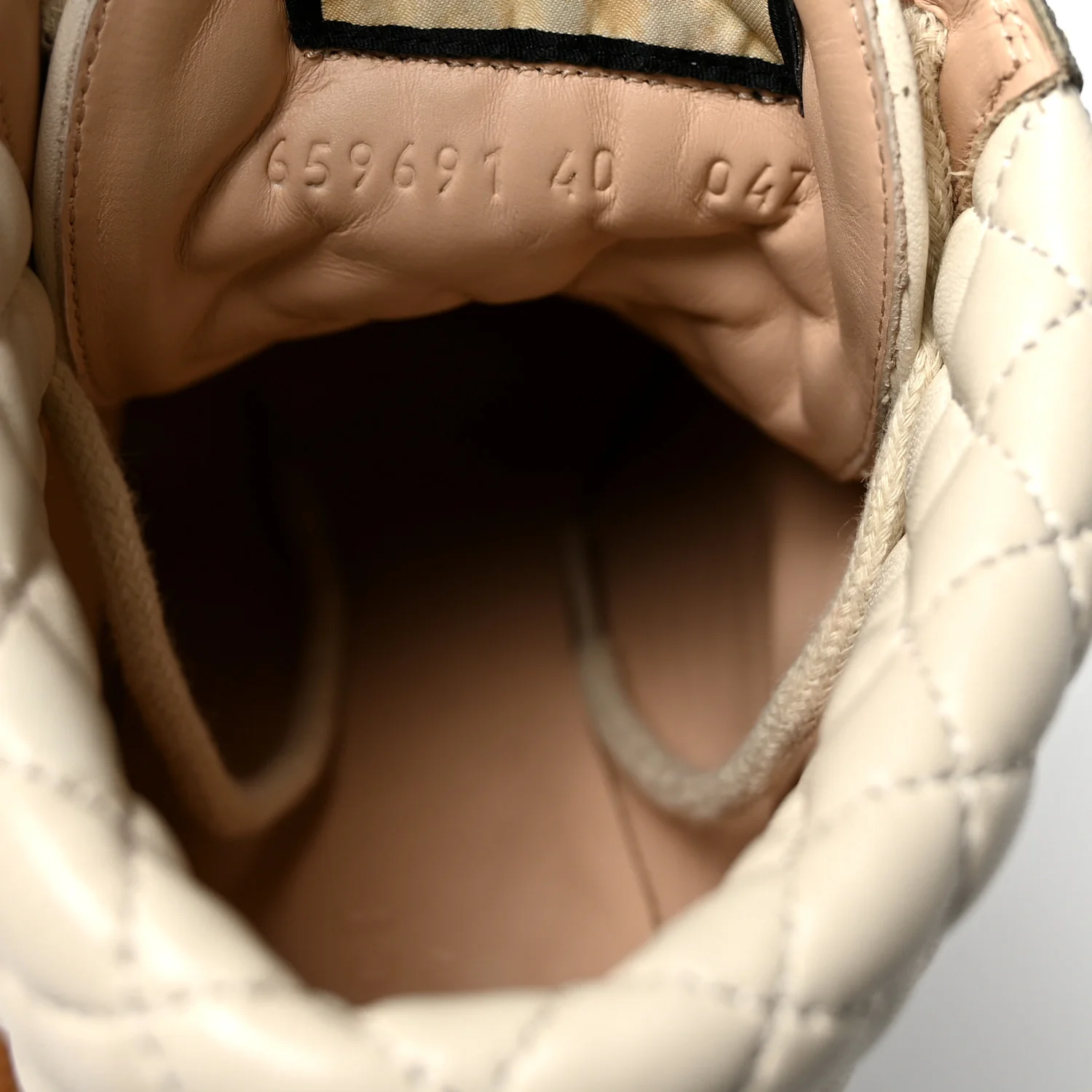 Apollo Calfskin GG Supreme Nappa Samoa Quilted Lace Up Ankle Boots 40 Mystic White Beige Ebony - Image 18