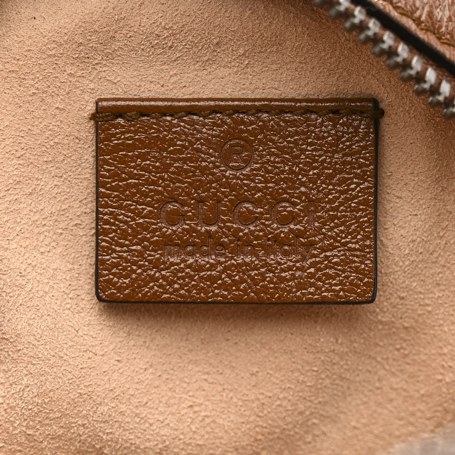 Azalea Calfskin Matelasse Diagonal Mini GG Marmont Round Shoulder Bag Cuir - Image 6