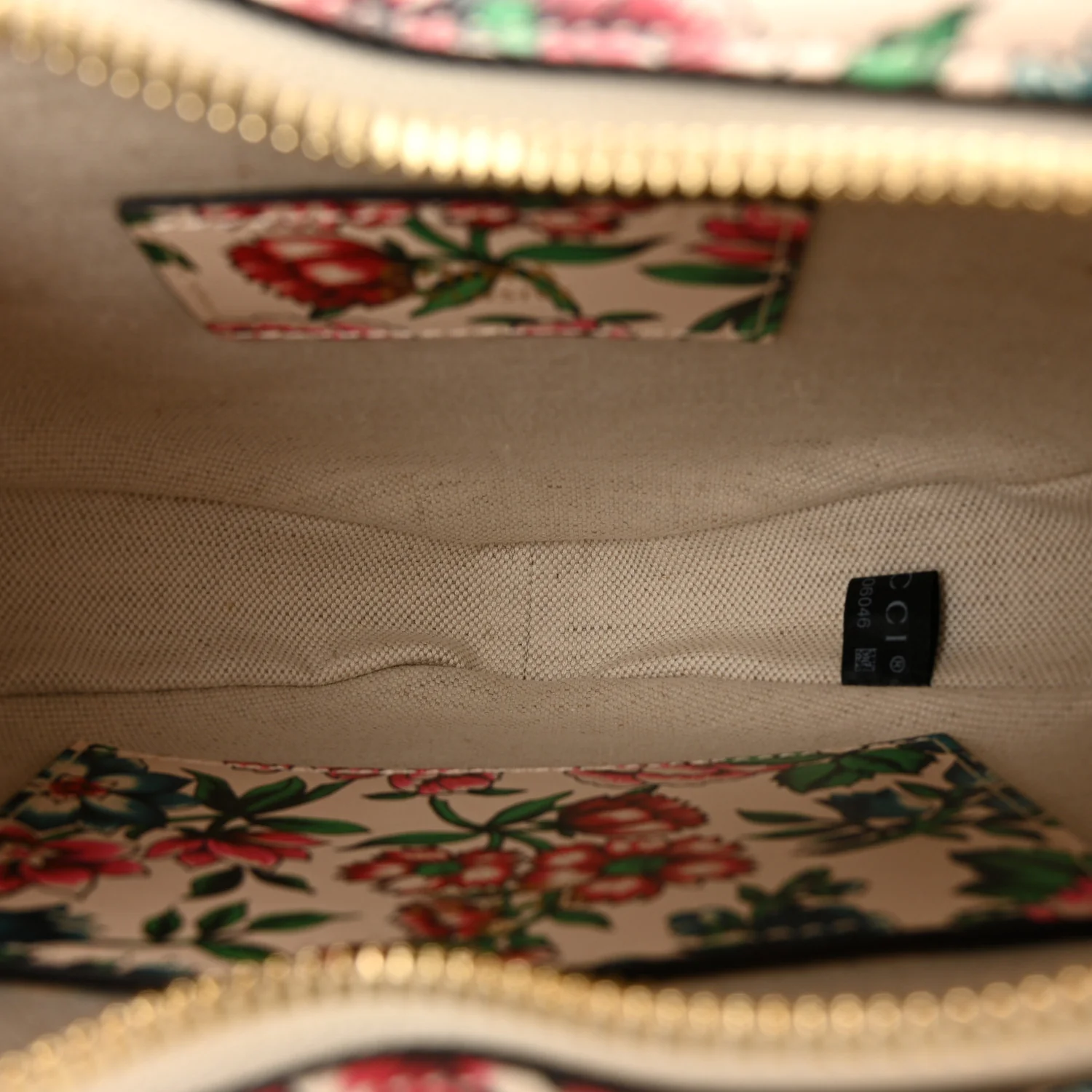 Calfskin Matelasse Diagonal Brit Roses Print Mini Interlocking G Heart Shoulder Bag  White Multicolor - Image 5