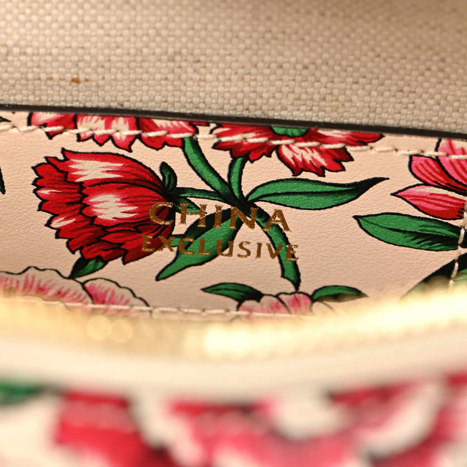 Calfskin Matelasse Diagonal Brit Roses Print Mini Interlocking G Heart Shoulder Bag  White Multicolor - Image 7