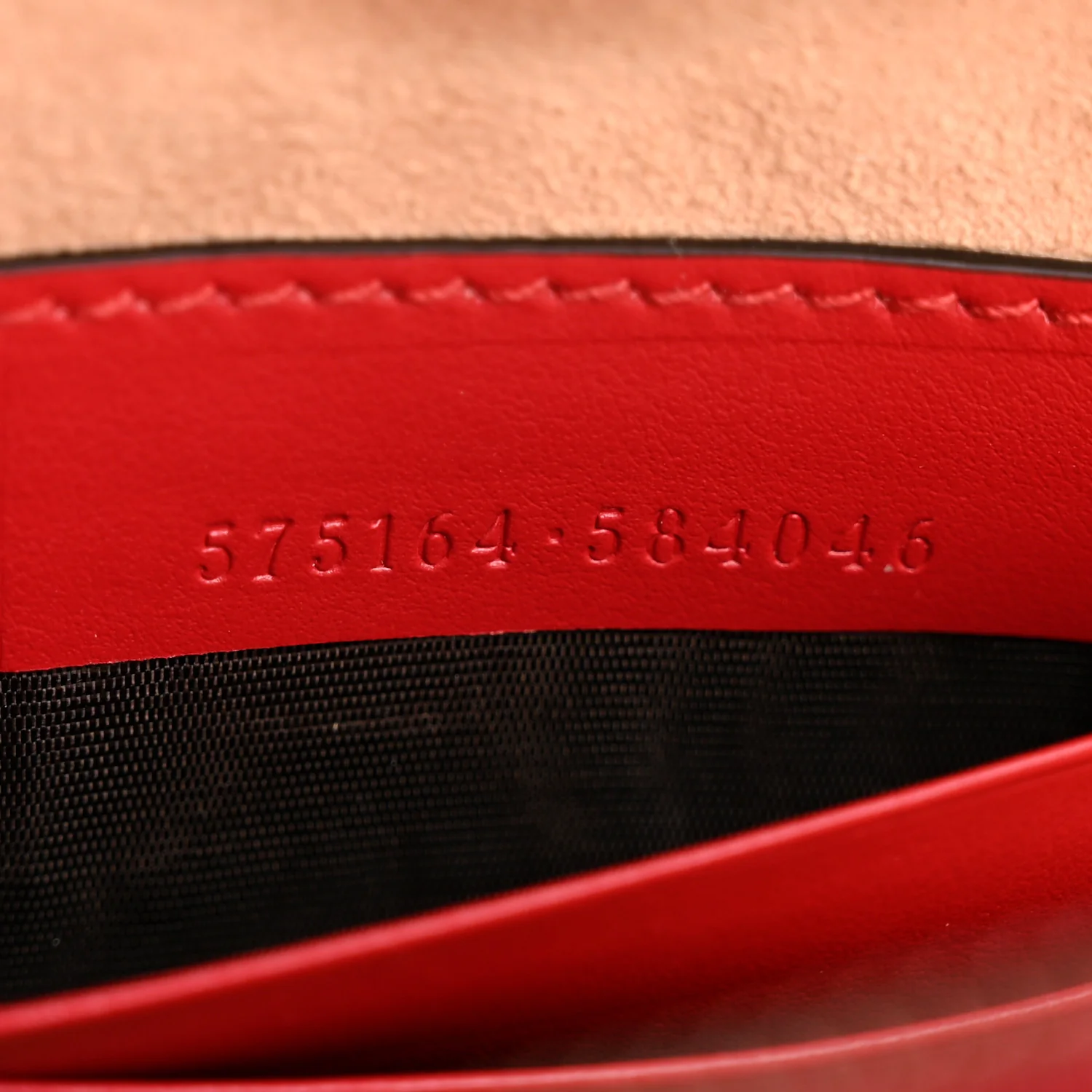 Calfskin Matelasse GG Marmont Round Wrist Wallet Hibiscus Red - Image 7