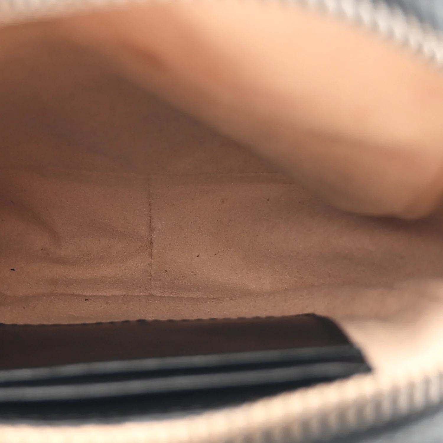 Calfskin Matelasse Mini GG Marmont Crossbody Bag Black - Image 9
