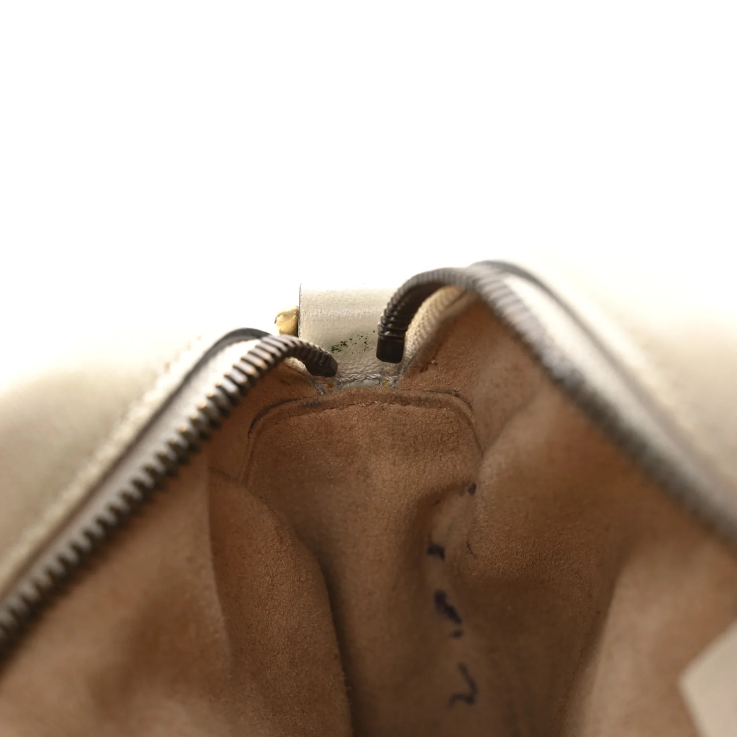 Calfskin Matelasse Mini GG Marmont Round Shoulder Bag White - Image 12
