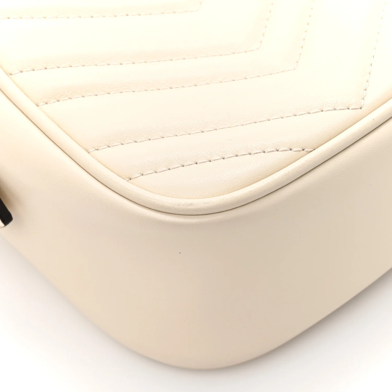 Calfskin Matelasse Small GG Marmont Chain Shoulder Bag White - Image 11