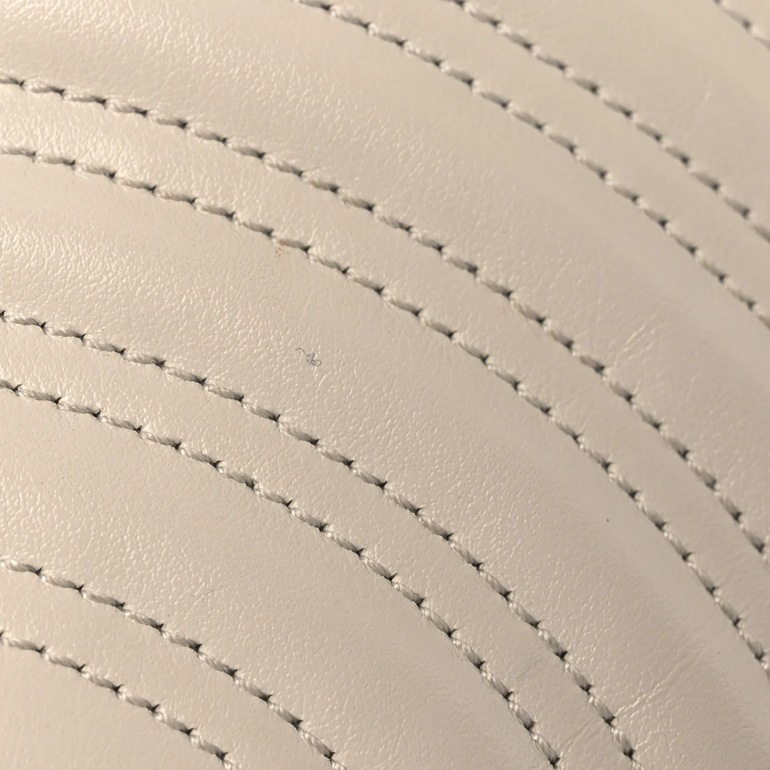 Calfskin Matelasse Small GG Marmont Shoulder Bag White - Image 13
