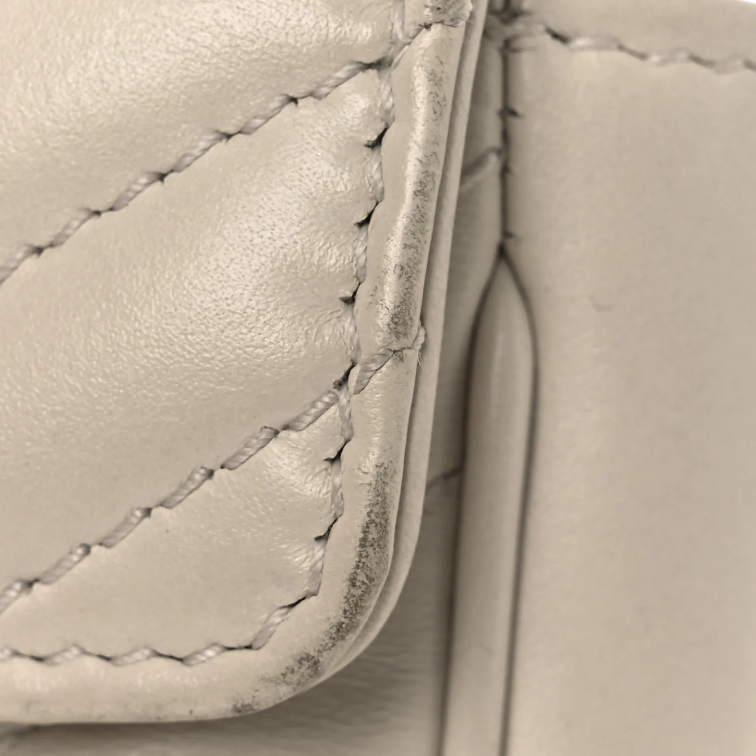 Calfskin Matelasse Super Mini GG Marmont Shoulder Bag White - Image 11
