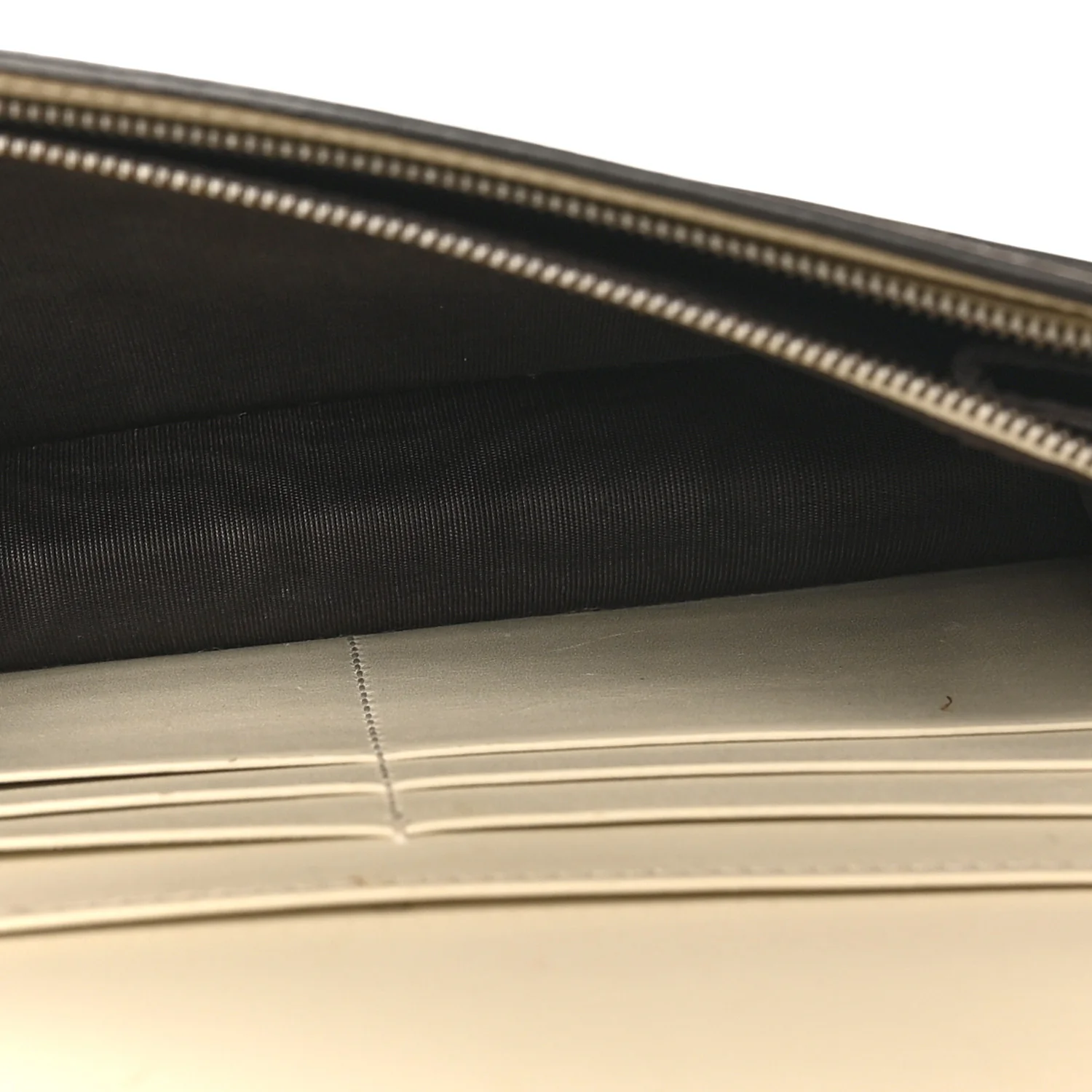 Calfskin Queen Margaret Chain Wallet Mystic White - Image 5