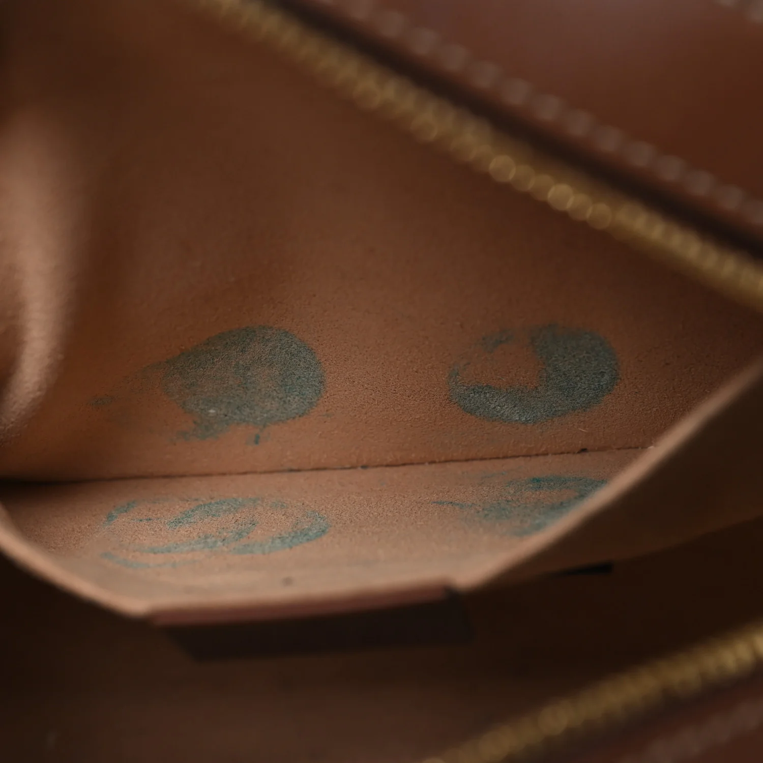 GG Supreme Monogram Bee Embroidered Mini Chain Shoulder Bag Beige Tuscany - Image 12