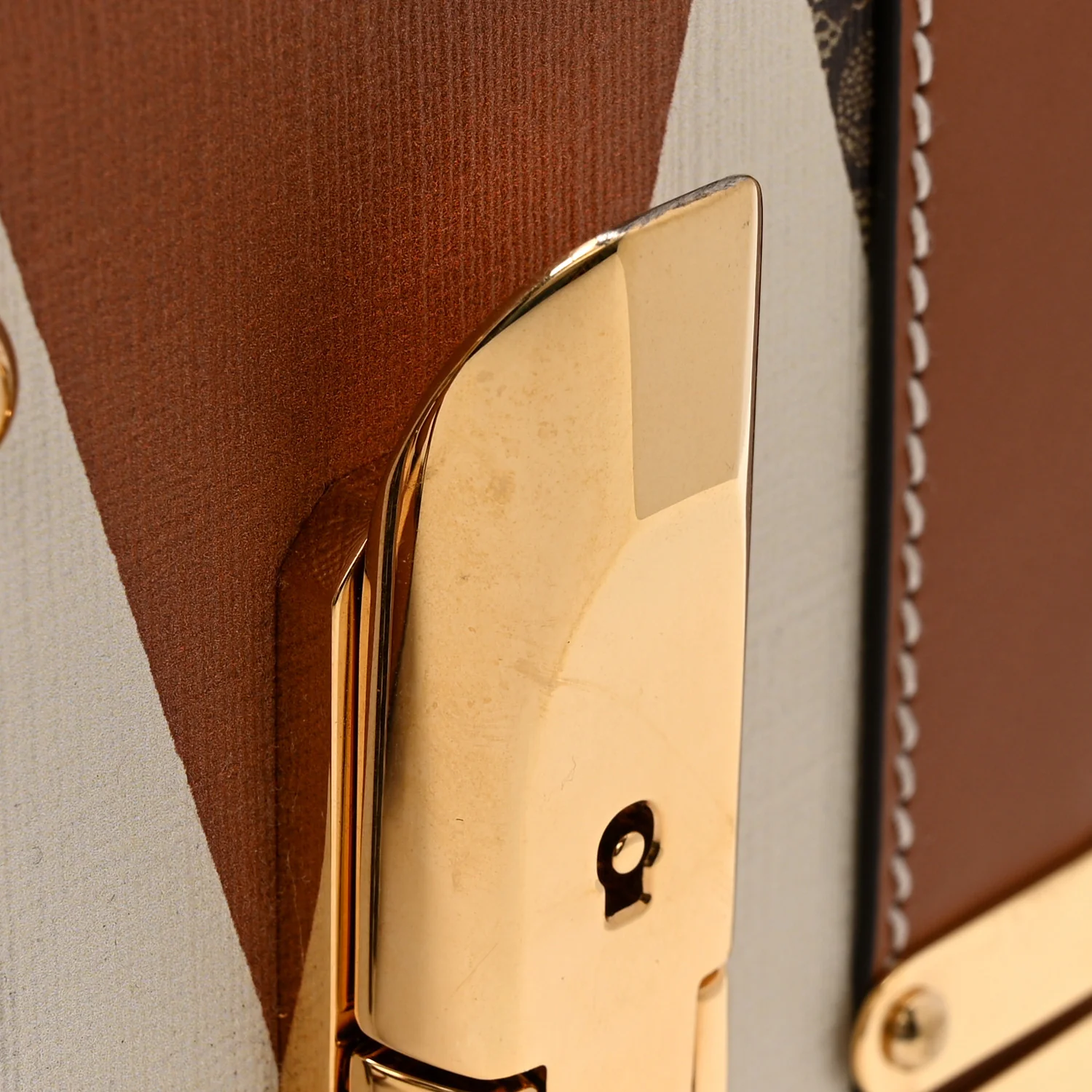 GG Supreme Monogram Boarded Dyana Calfskin Rhombus Print Savoy Medium Rigid Suitcase Beige Ebony Mystic White Hazel Brown - Image 12