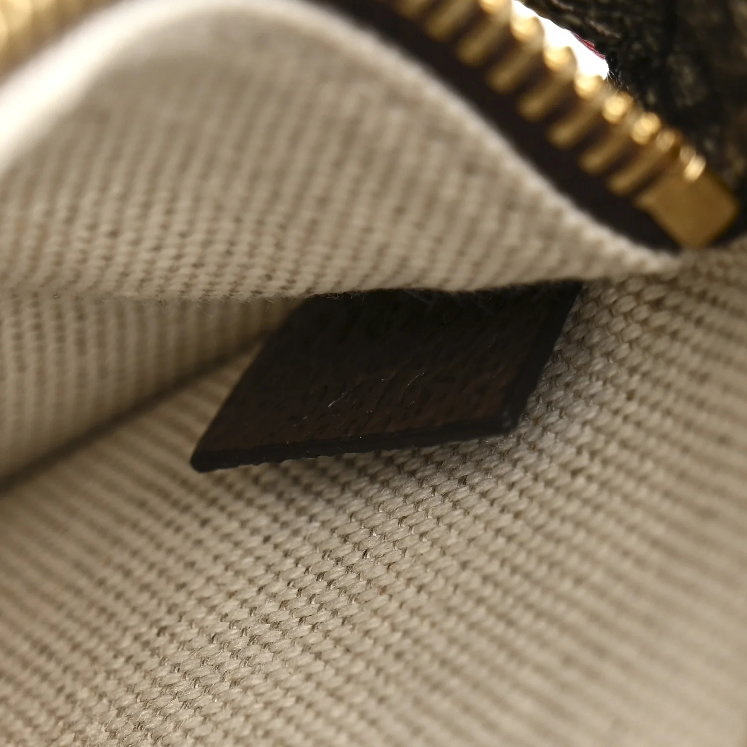 GG Supreme Monogram Textured Dollar Calfskin Blondie Belt Bag Beige Ebony New Acero - Image 8