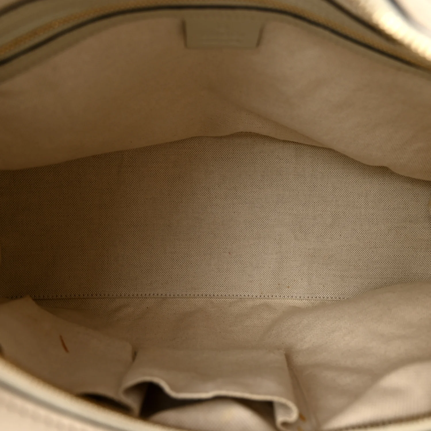 Guccissima Medium Lovely Heart Hobo Off White - Image 4