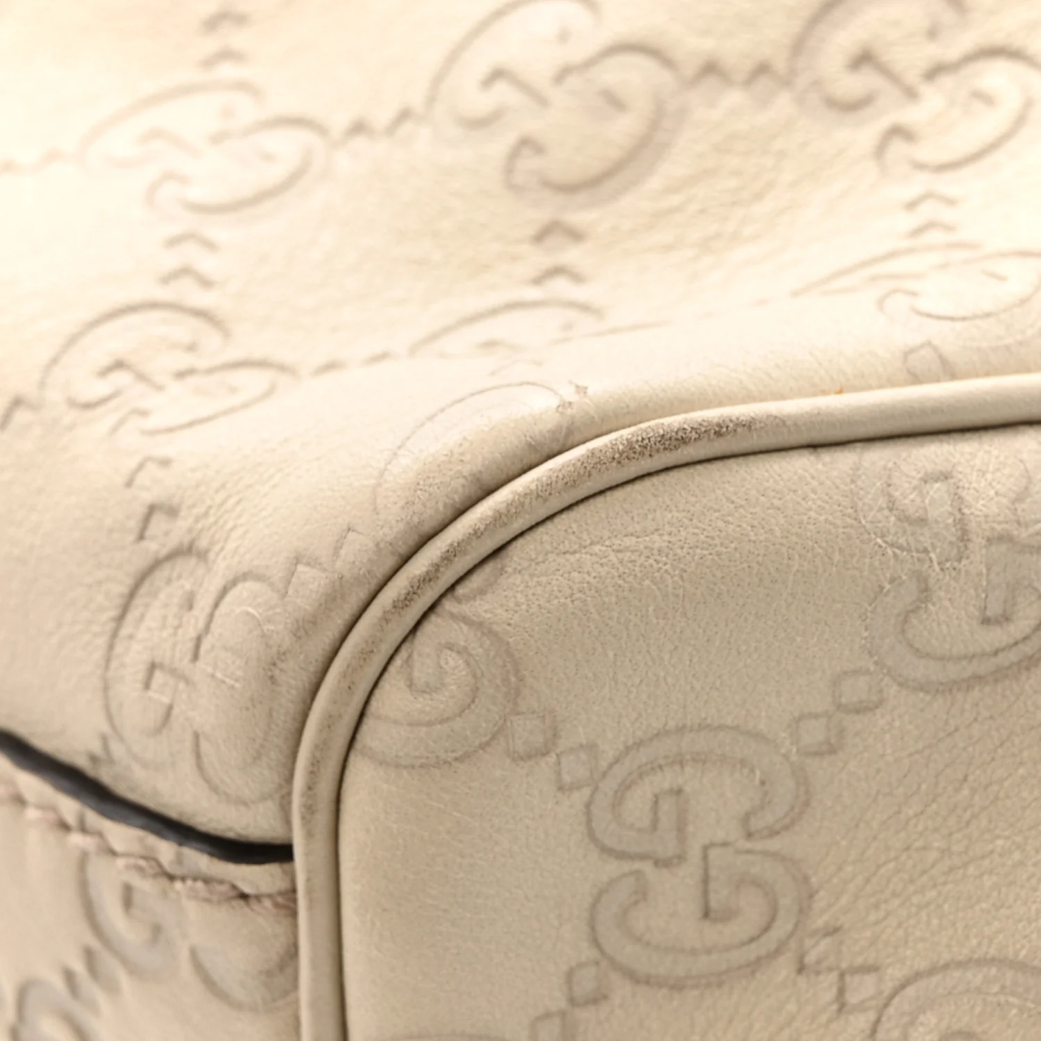 Guccissima Medium Sukey Tote Mystic White - Image 15