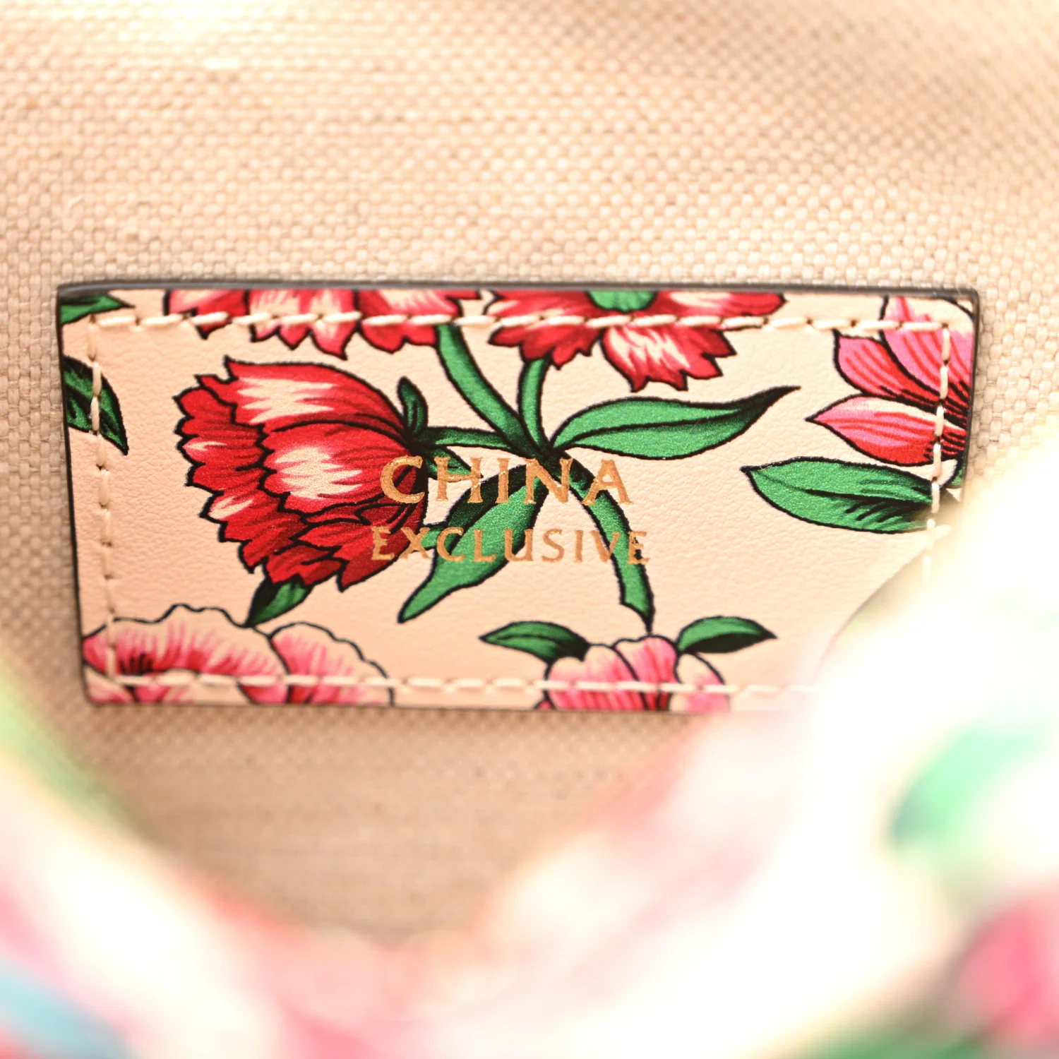 Matelasse Diagonal Brit Roses Print Mini Interlocking G Heart Shoulder Bag Multicolor - Image 8