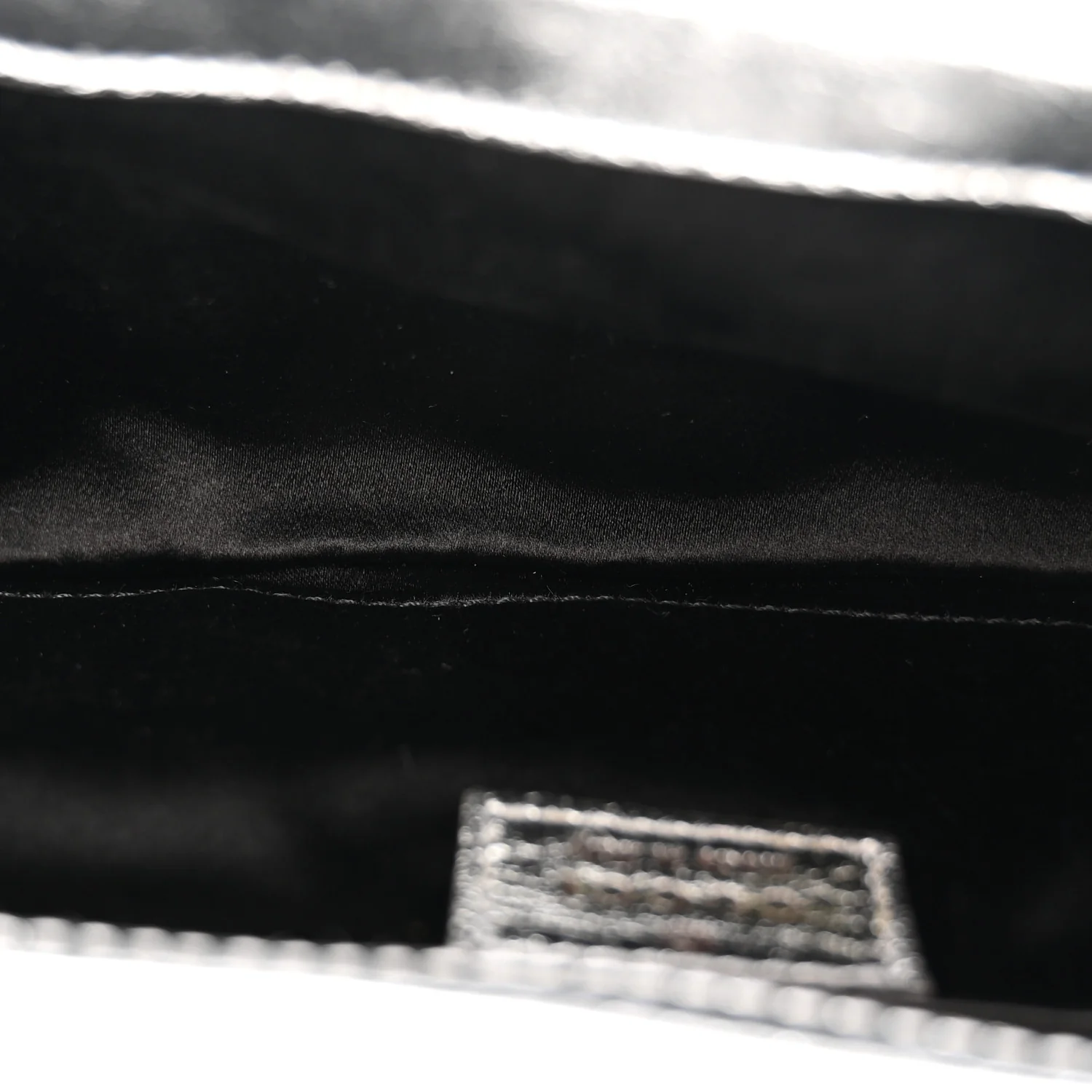 Metallic Nappa Vertical Matelasse Medium Maxi Horsebit Chain Shoulder Bag Silver - Image 5