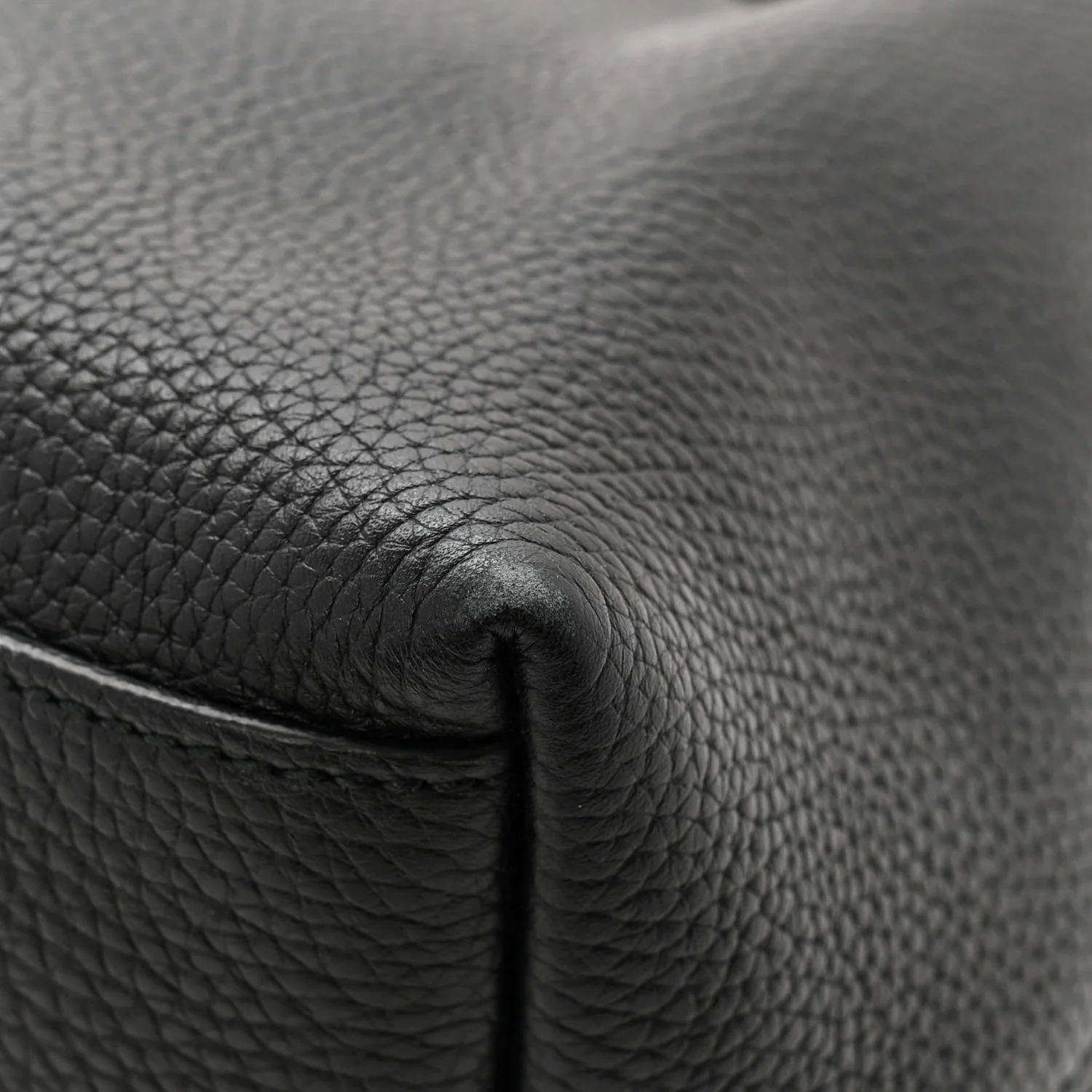 Pebbled Calfskin Medium Soho Chain Shoulder Bag Black - Image 11