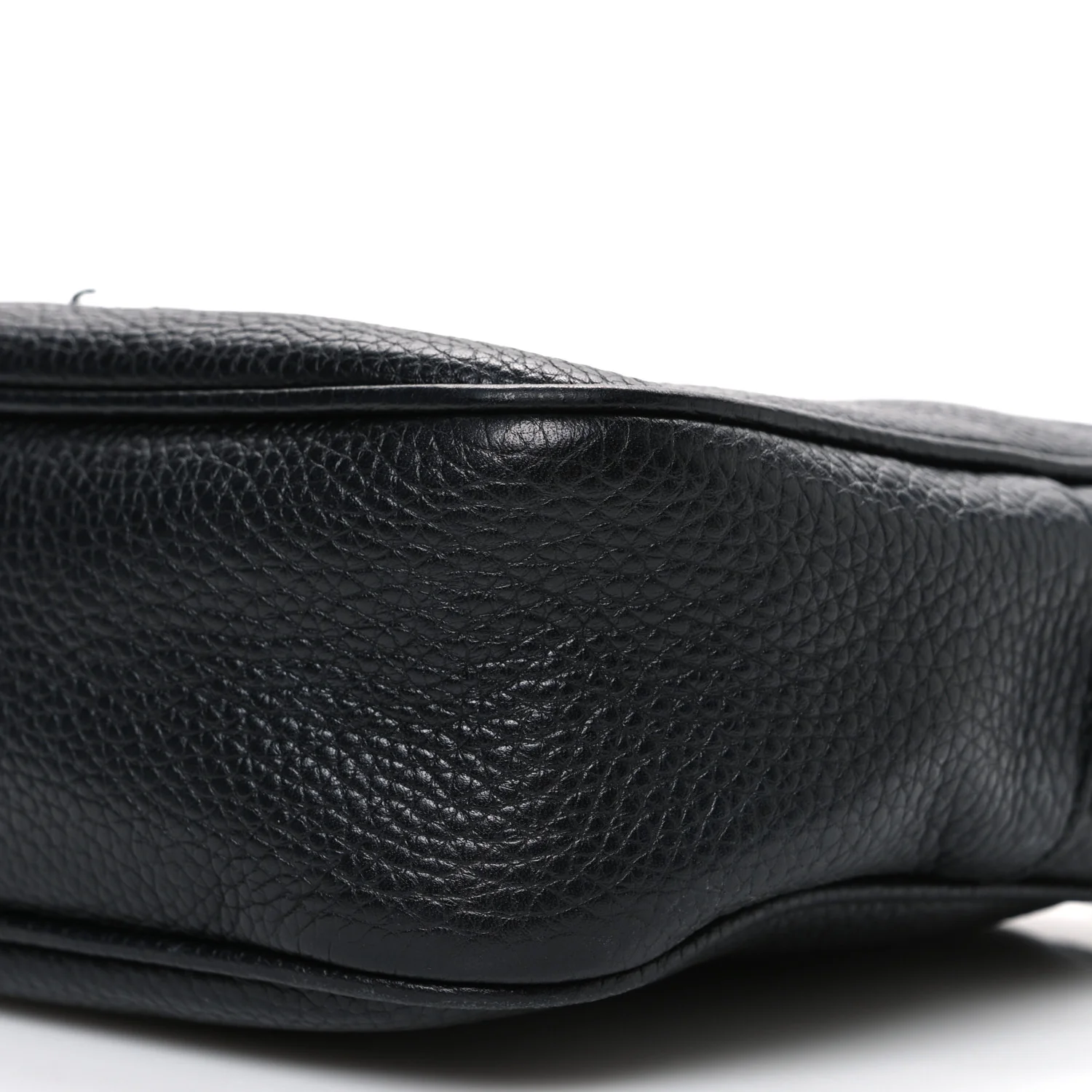 Pebbled Calfskin Small Soho Disco Bag Black - Image 10