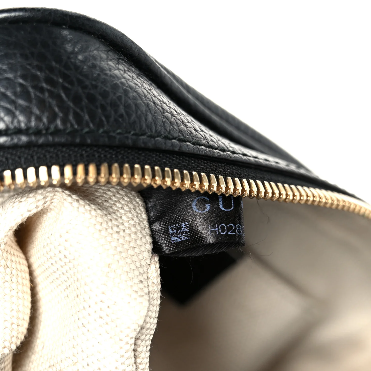 Pebbled Calfskin Small Soho Disco Bag Black - Image 8