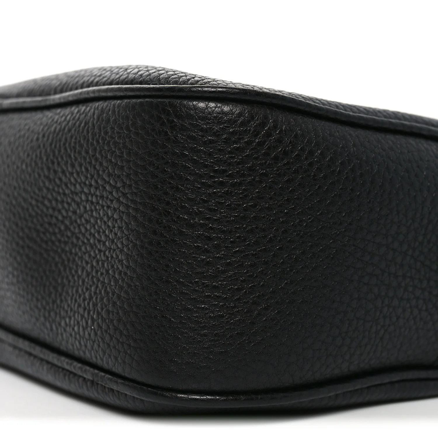 Pebbled Calfskin Small Soho Disco Bag Black - Image 10