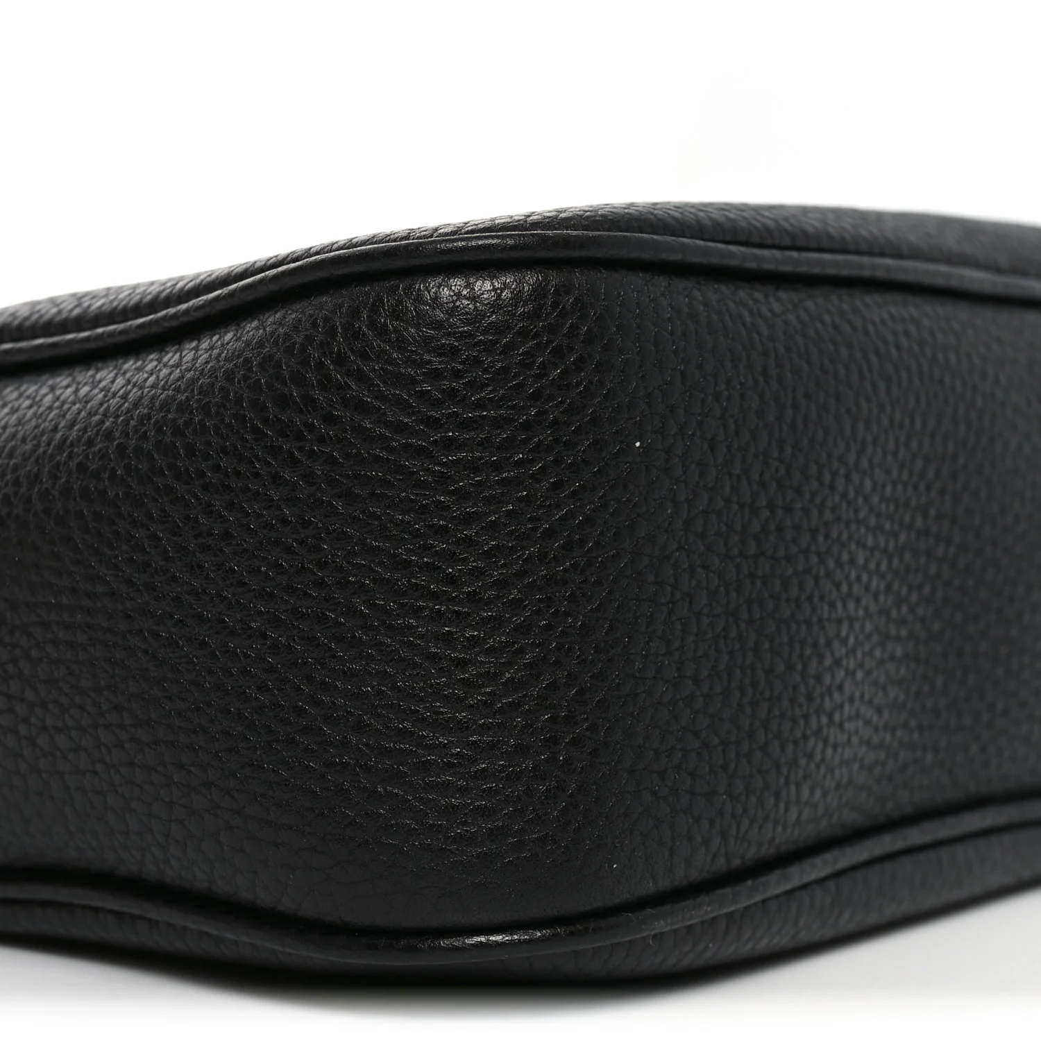 Pebbled Calfskin Small Soho Disco Bag Black - Image 9
