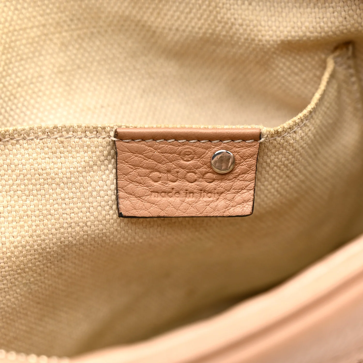 Pebbled Calfskin Small Soho Disco Bag Camelia - Image 6