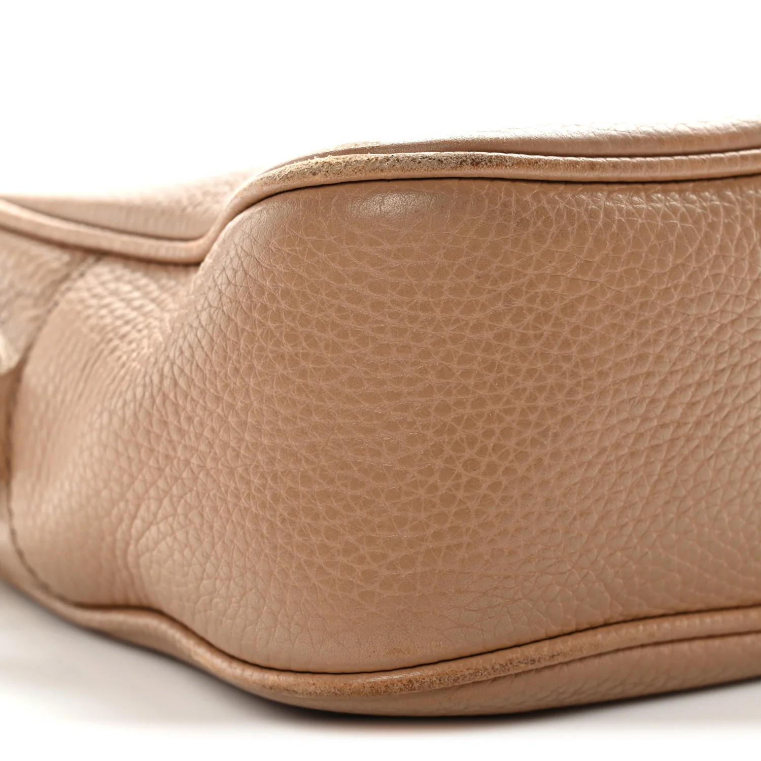 Pebbled Calfskin Small Soho Disco Bag Camelia - Image 9