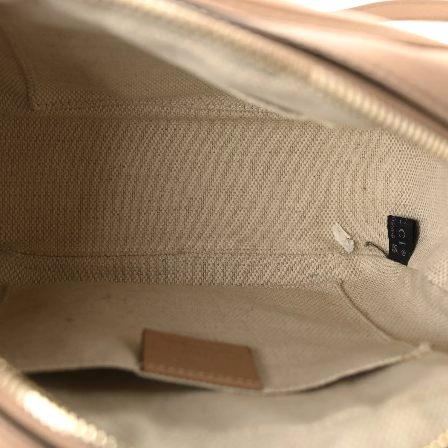 Pebbled Calfskin Small Soho Disco Bag Camelia - Image 5