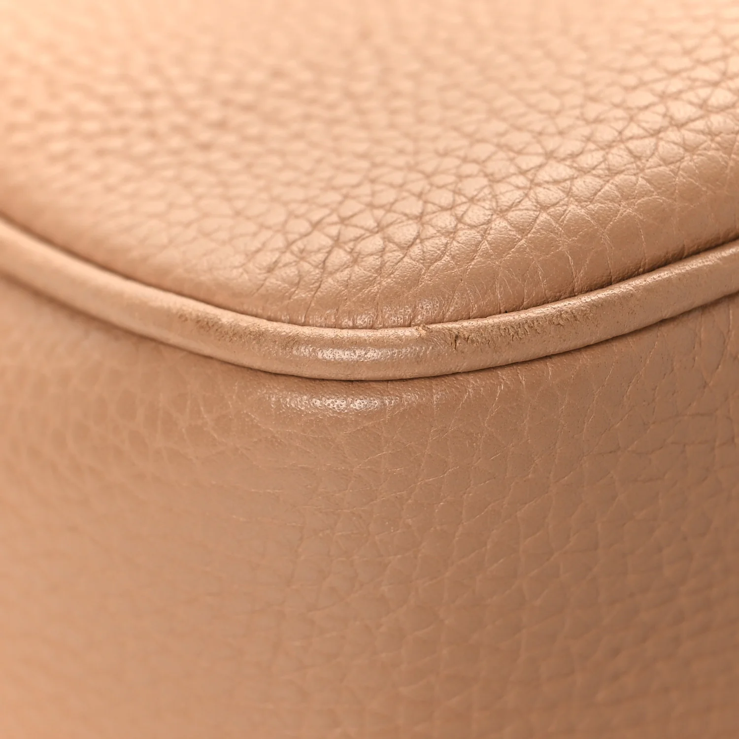 Pebbled Calfskin Small Soho Disco Bag Camelia - Image 9