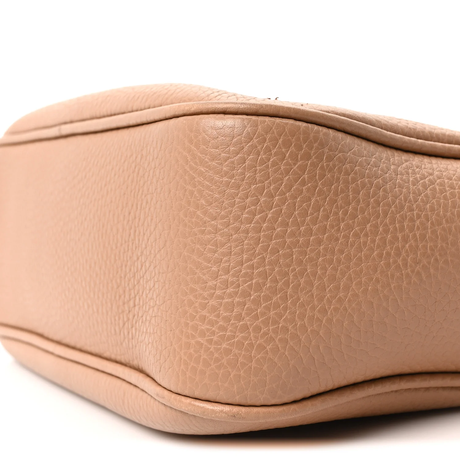 Pebbled Calfskin Small Soho Disco Bag Camelia - Image 10