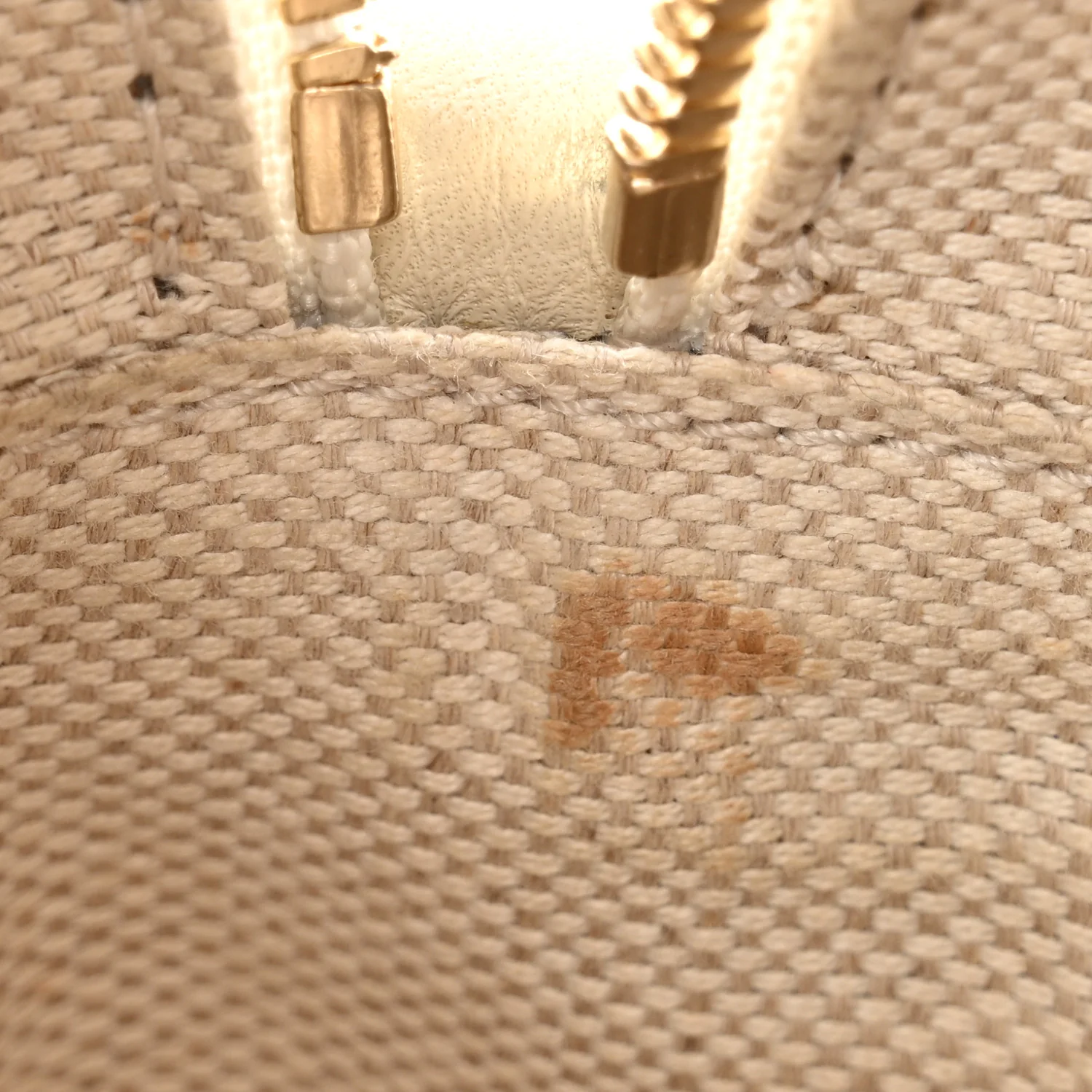 Pebbled Calfskin Small Soho Disco Bag Off White - Image 38