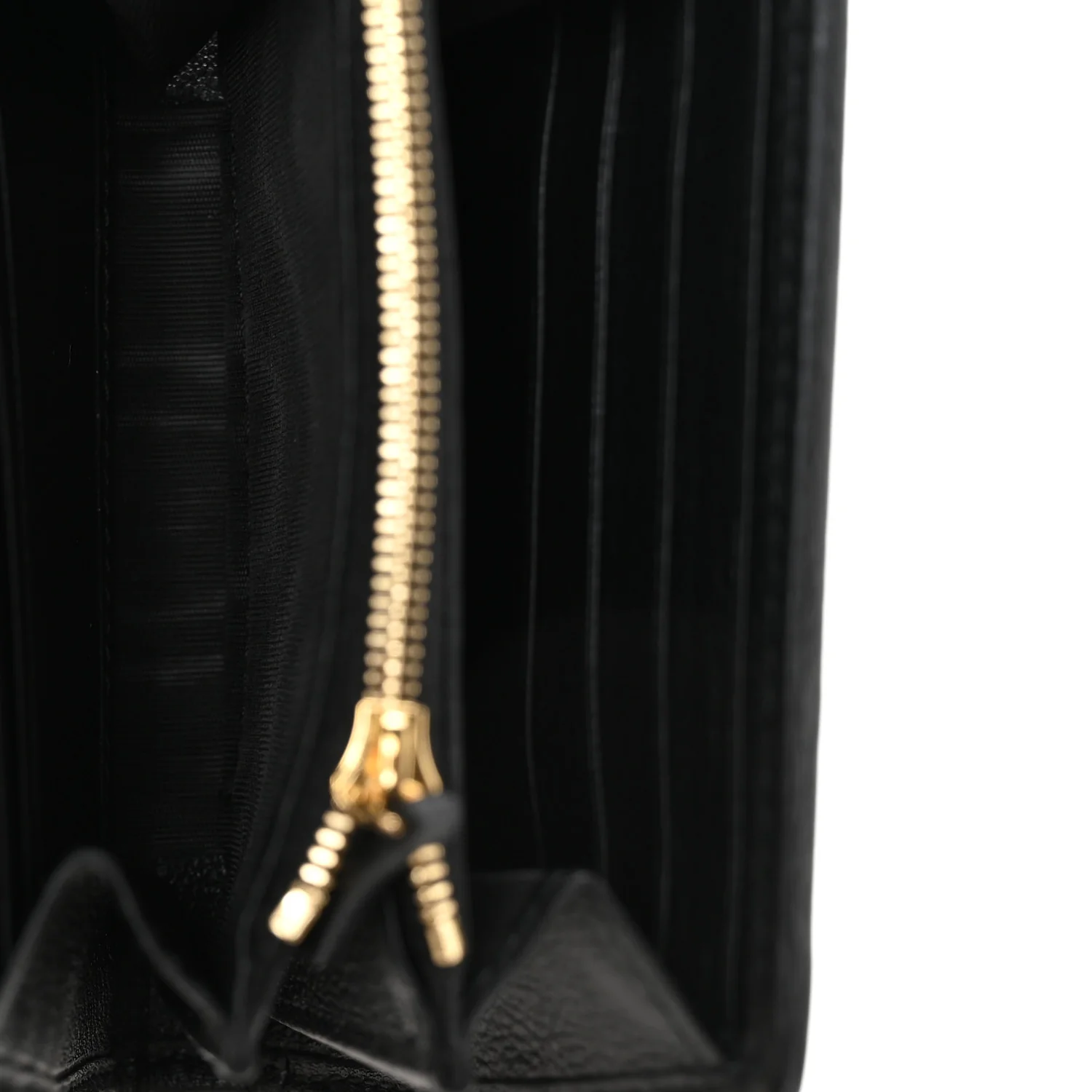 Roxy Calfskin Medium Blondie Chain Wallet Black - Image 5