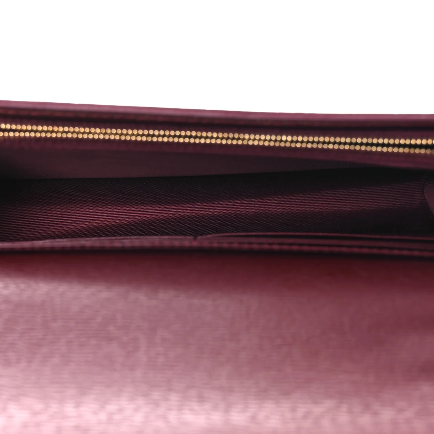 Textured Calfskin Script Logo Wallet On Chain Rosso Ancora - Image 5