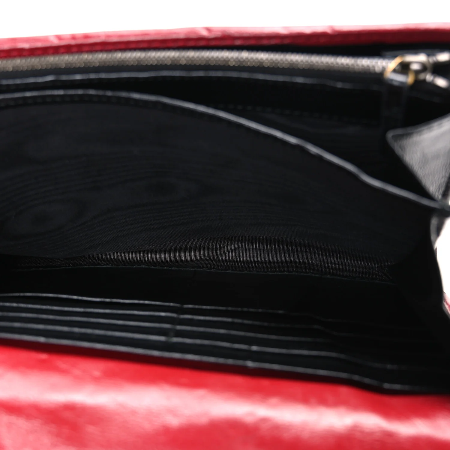 Vintage Effect Calfskin Matelasse Diagonal Torchon GG Marmont Chain Wallet Black Romantic Cherry - Image 5
