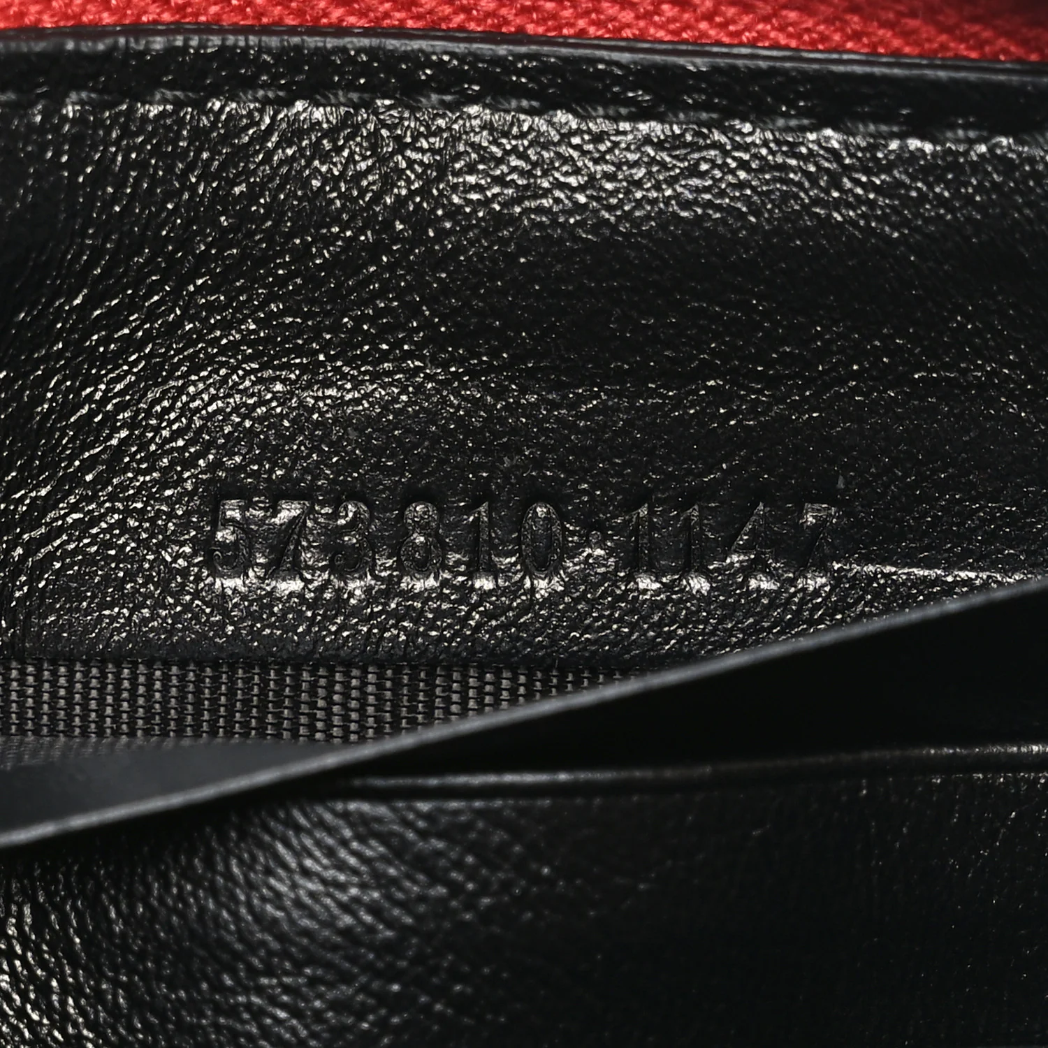 Vintage Effect Calfskin Matelasse Diagonal Torchon GG Marmont Zip Around Wallet Black Romantic Cherry - Image 7