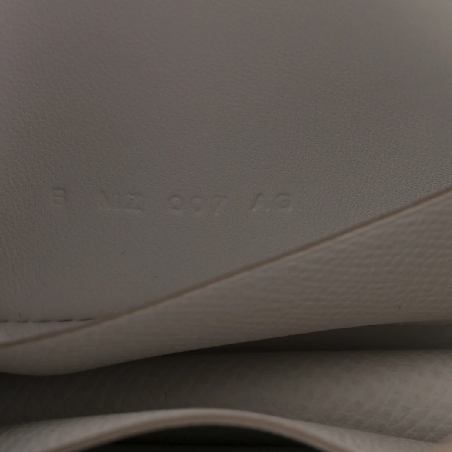 Epsom Constance Slim Wallet Craie - Image 8