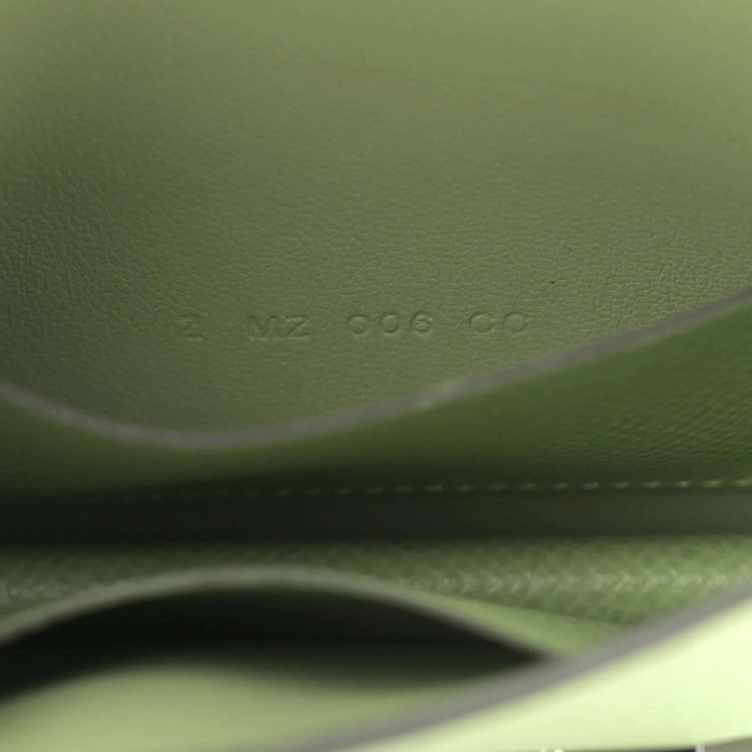 Epsom Constance Slim Wallet Vert Criquet - Image 7