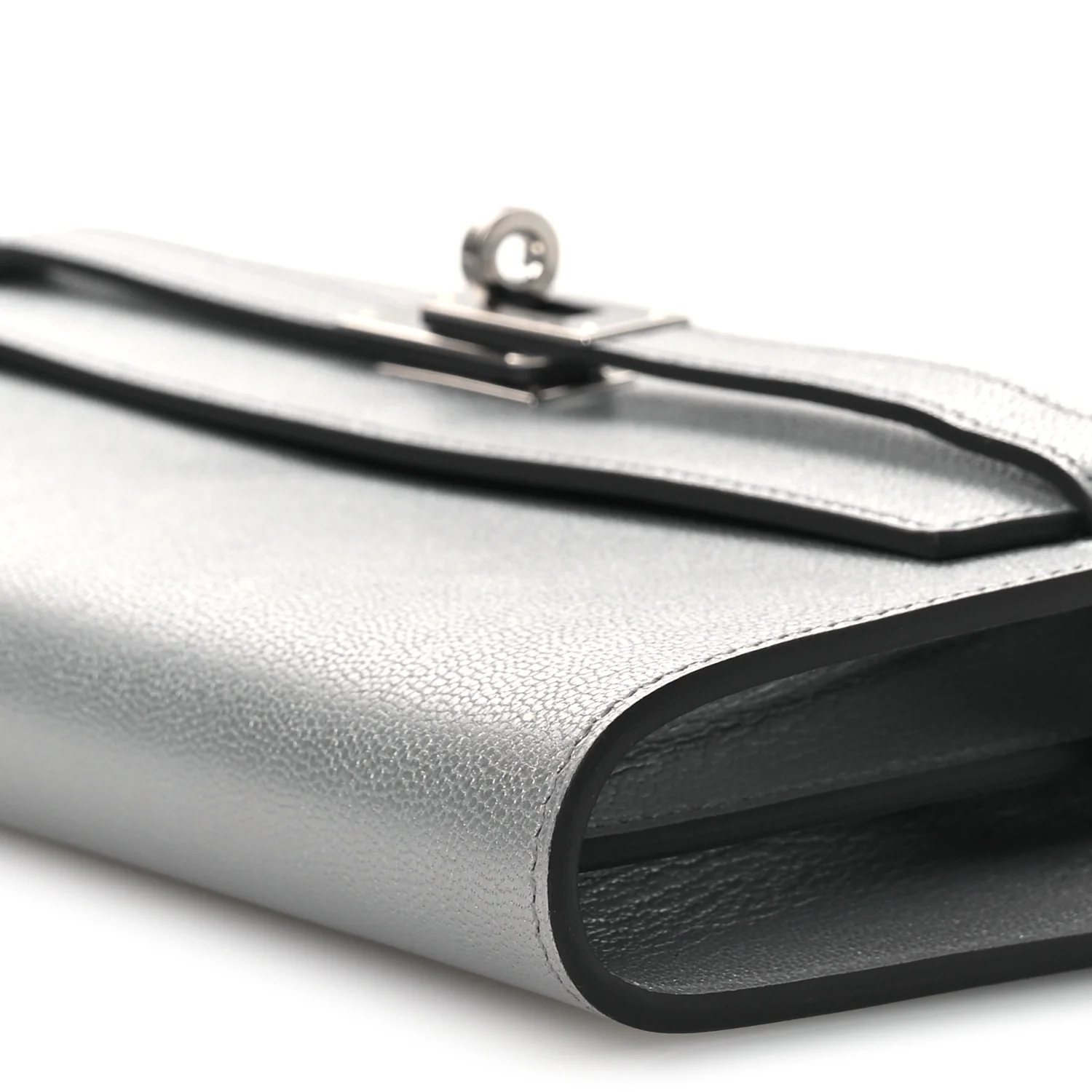 Metallic Chevre Chamkilight Kelly Wallet To Go Argent - Image 10
