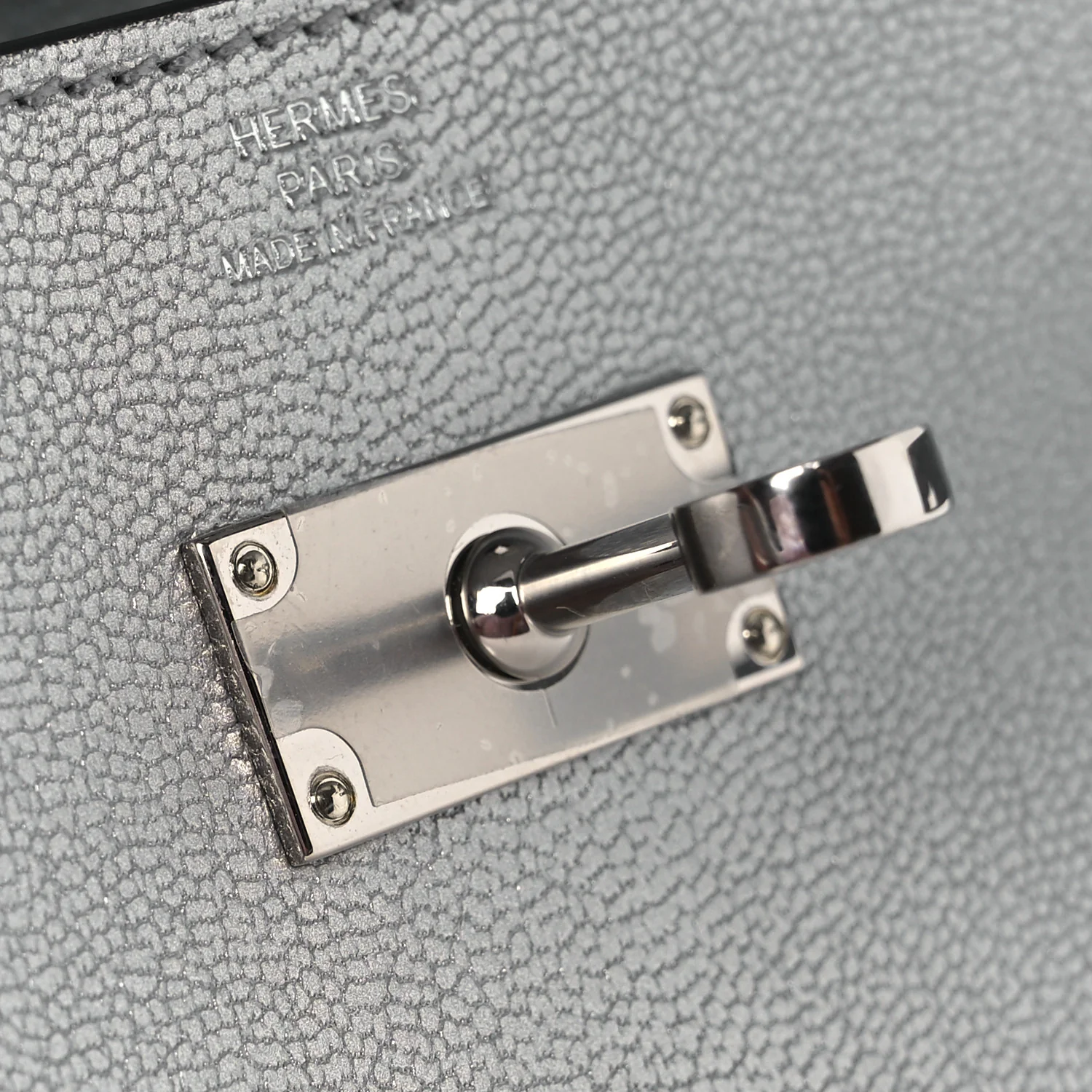 Metallic Chevre Chamkilight Kelly Wallet To Go Argent - Image 11
