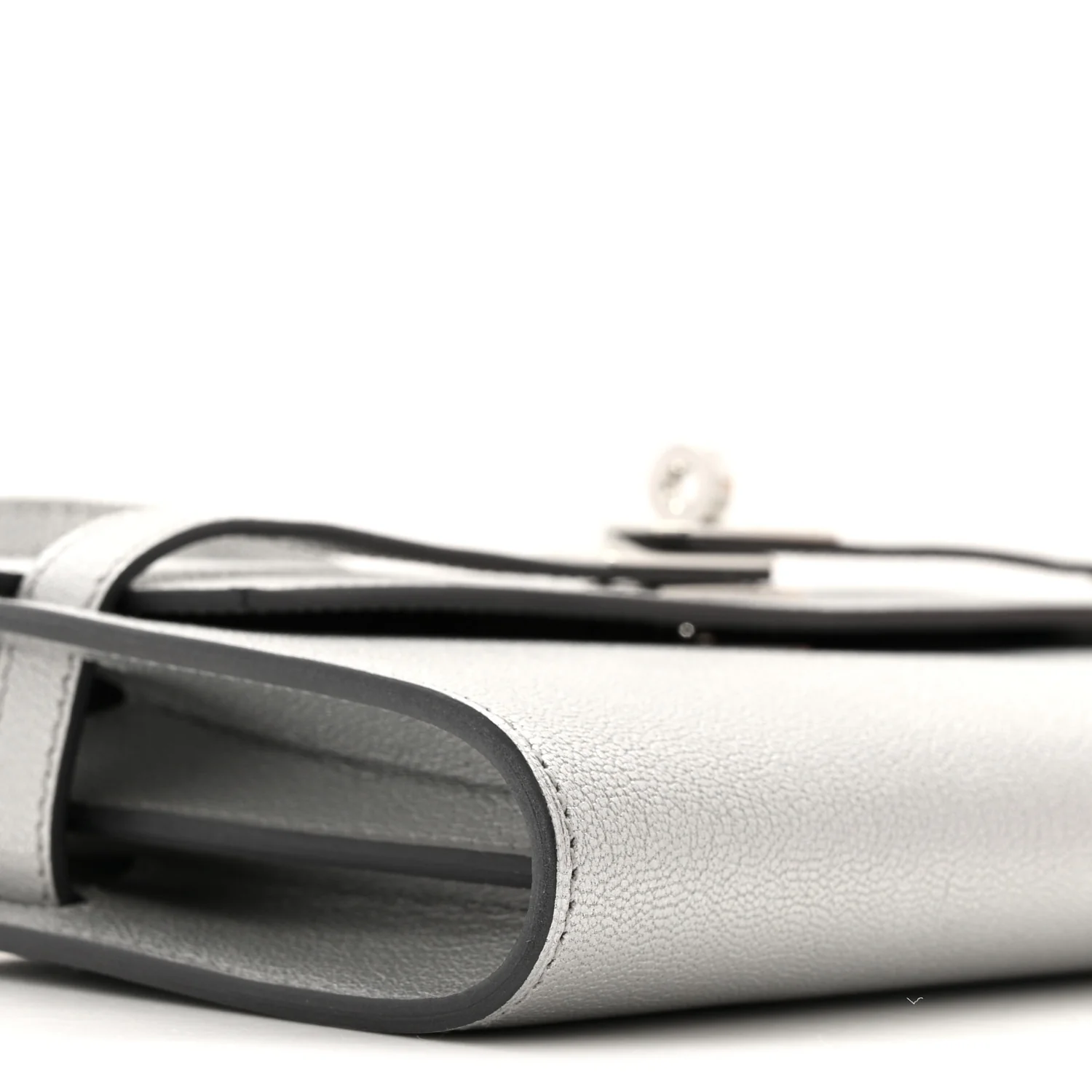 Metallic Chevre Chamkilight Kelly Wallet To Go Argent - Image 10