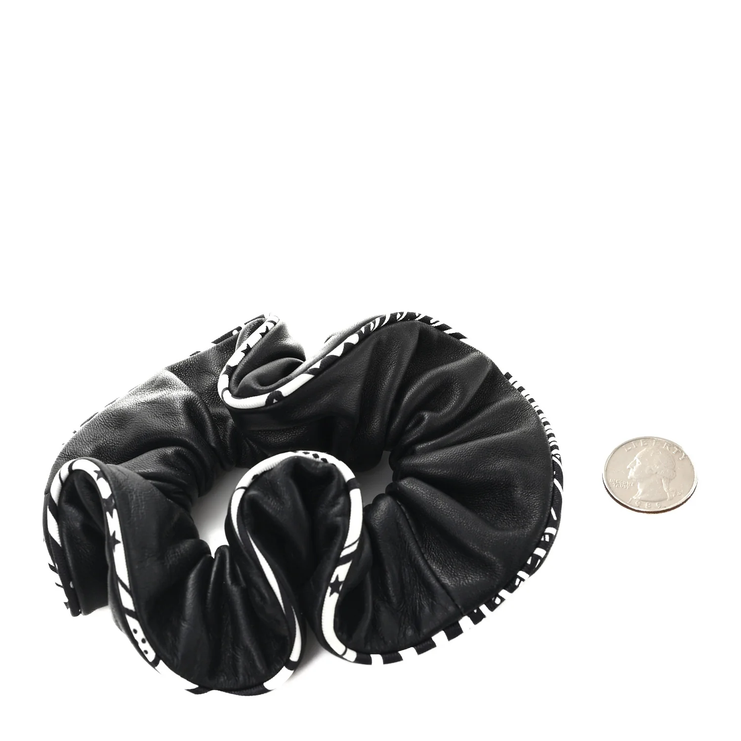 Nappa Silk Twill Sangles en Zigzag Bandana Claudia Scrunchie Black - Image 2