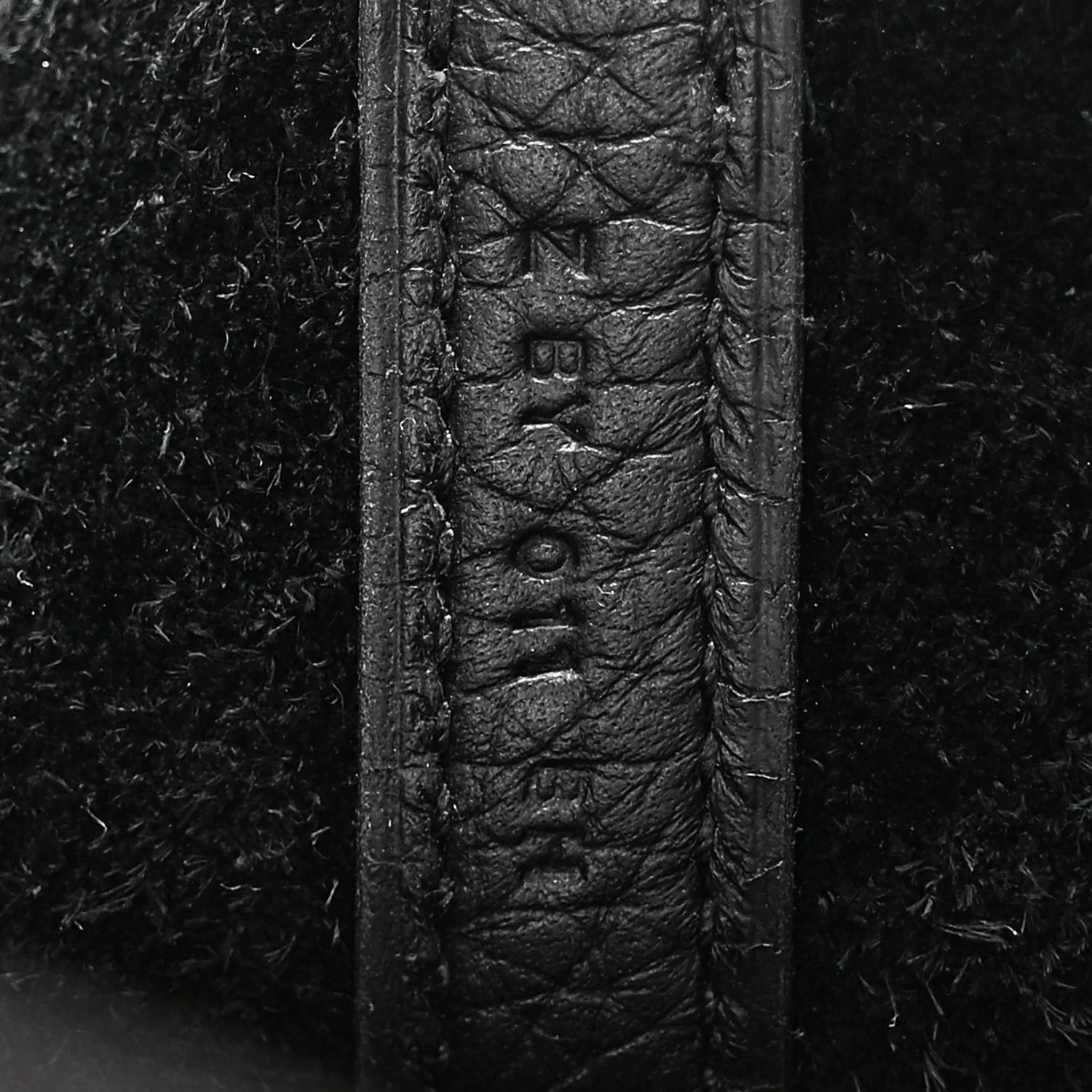 Taurillon Clemence Matte Alligator Picotin Lock Touch 18 PM Black - Image 7
