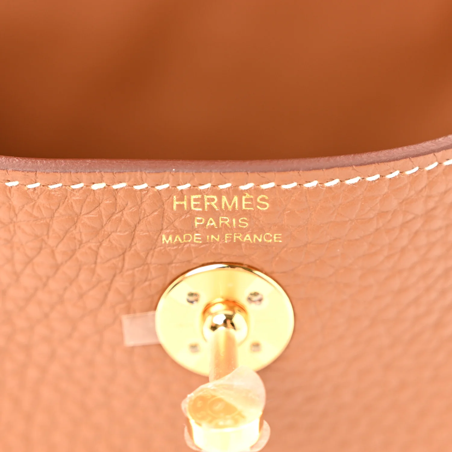 Taurillon Clemence Mini Lindy 20 Gold - Image 6