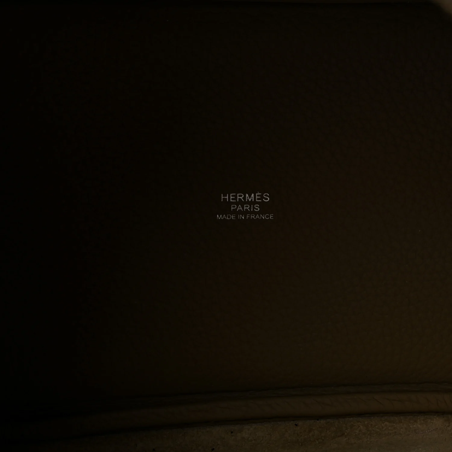 Taurillon Clemence Picotin Lock 18 PM Beige Marfa - Image 6