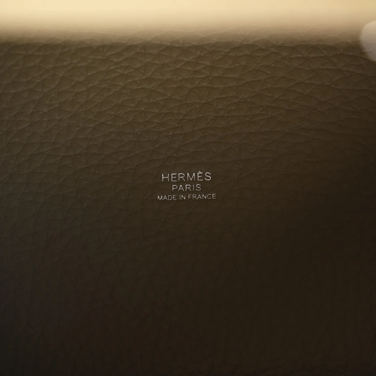 Taurillon Clemence Picotin Lock 18 PM Beige Marfa - Image 6