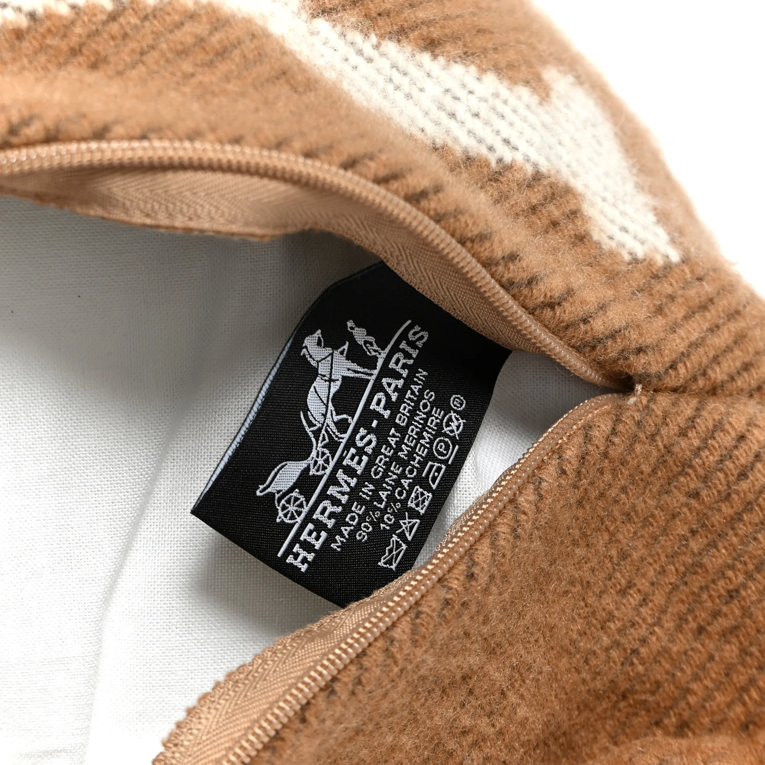 Wool Cashmere Avalon Pillow GM Ecru Camel - Image 5
