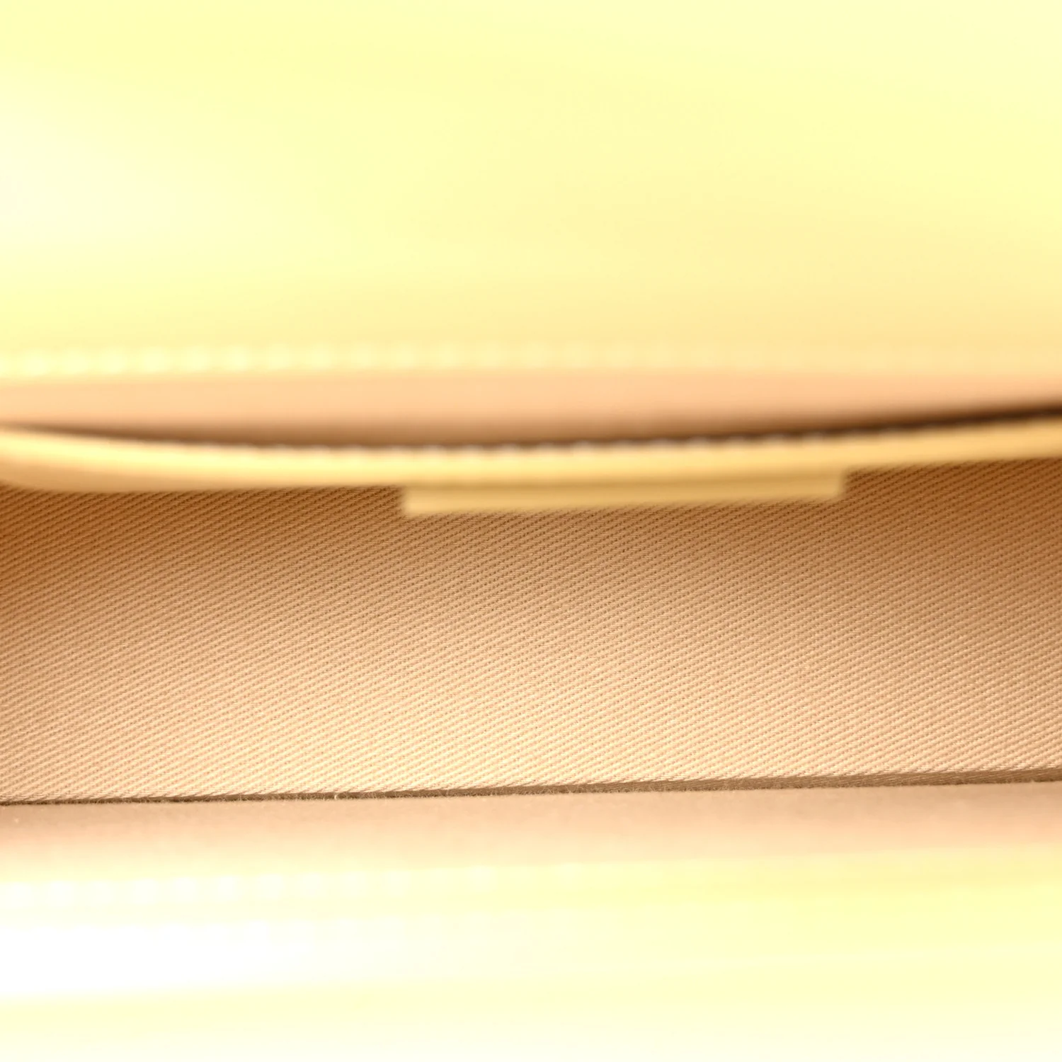 Smooth Calfskin Le Bambino Long Ivory - Image 5